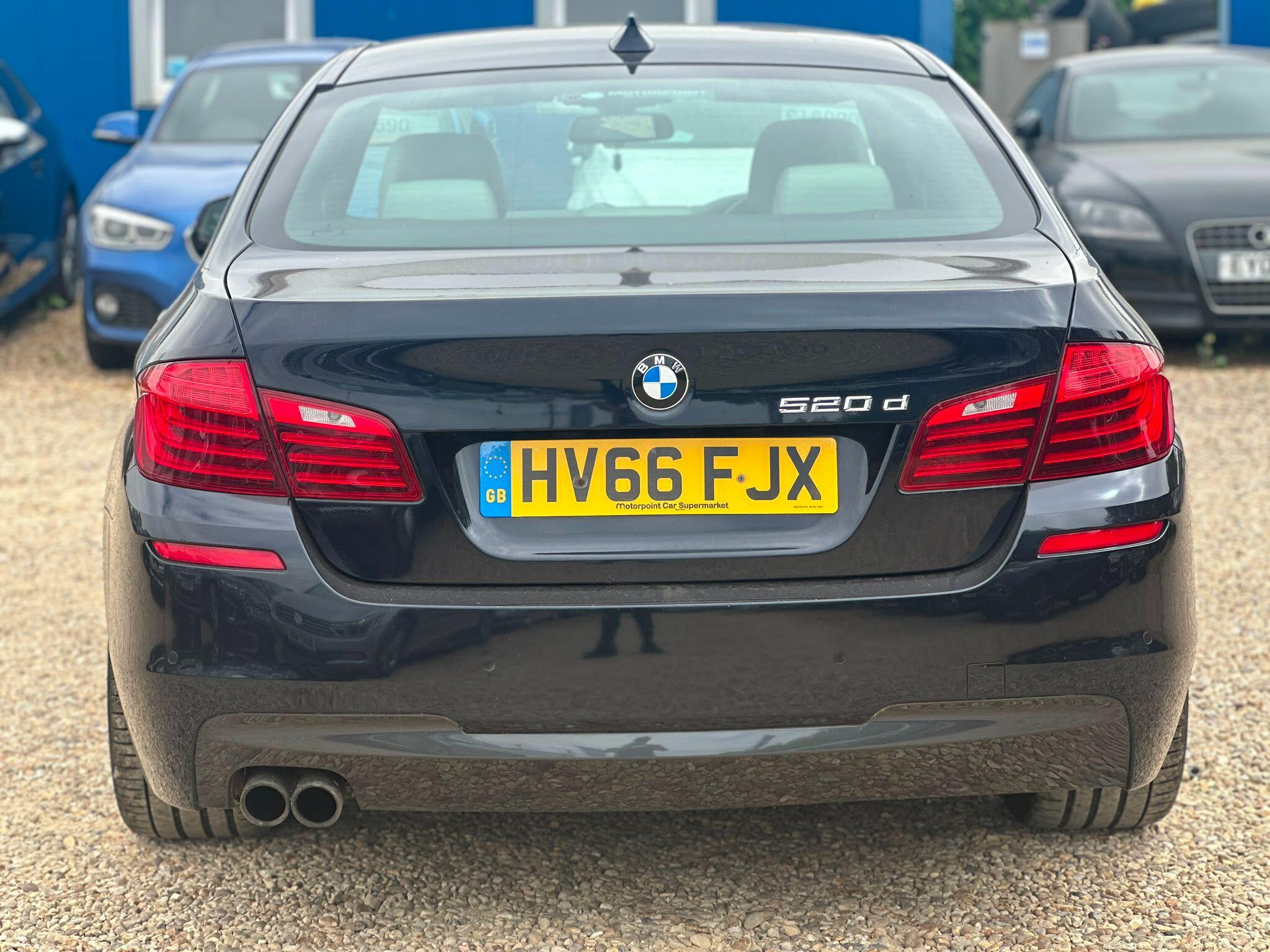 BMW 5 Series view 23