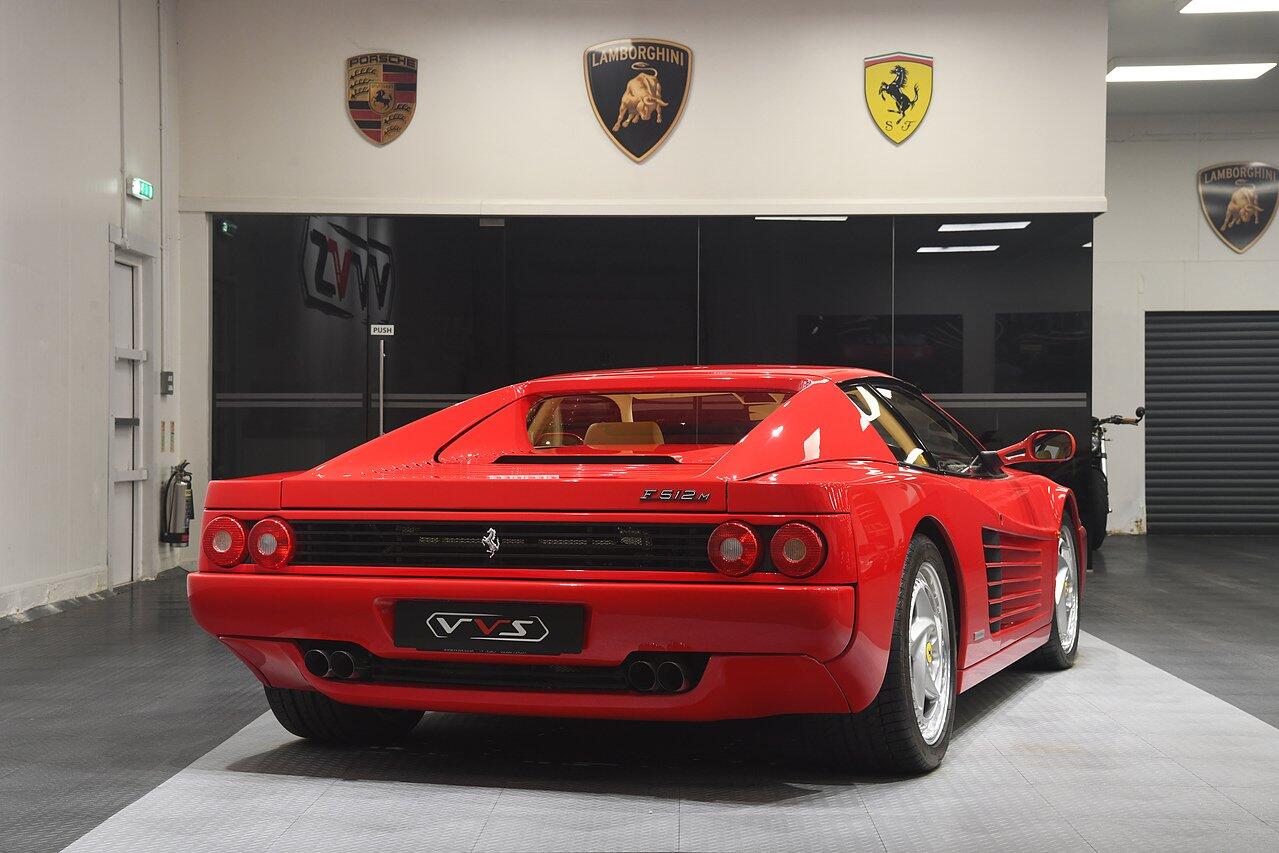 Ferrari 512 view 3