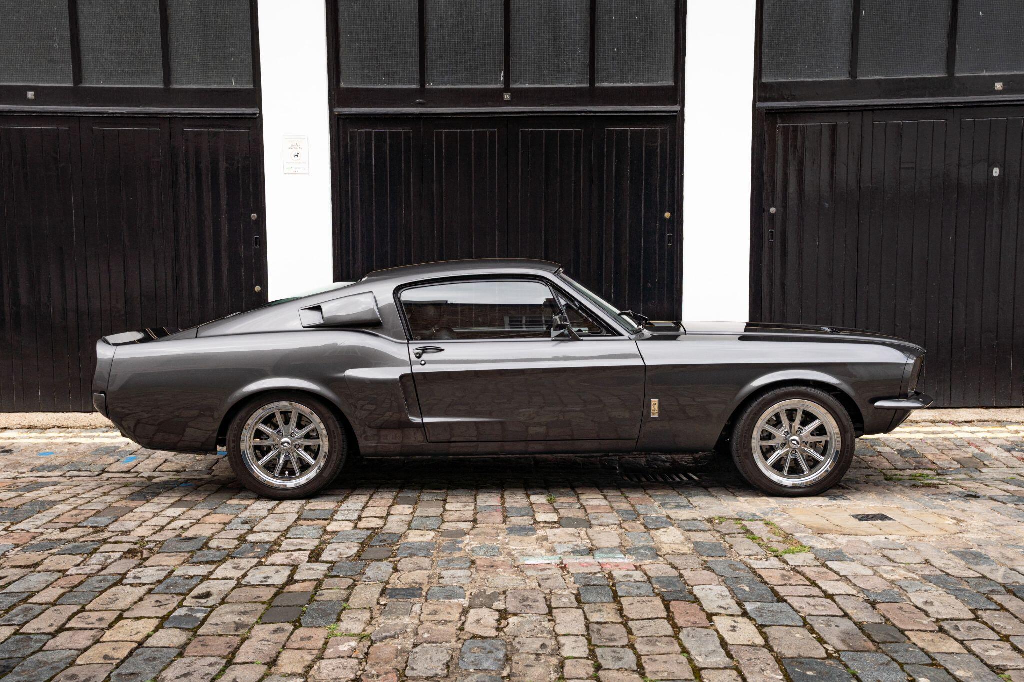 Ford Mustang view 17