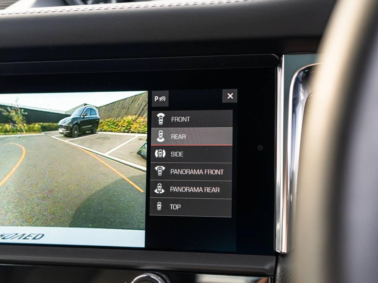 Porsche Macan view 40