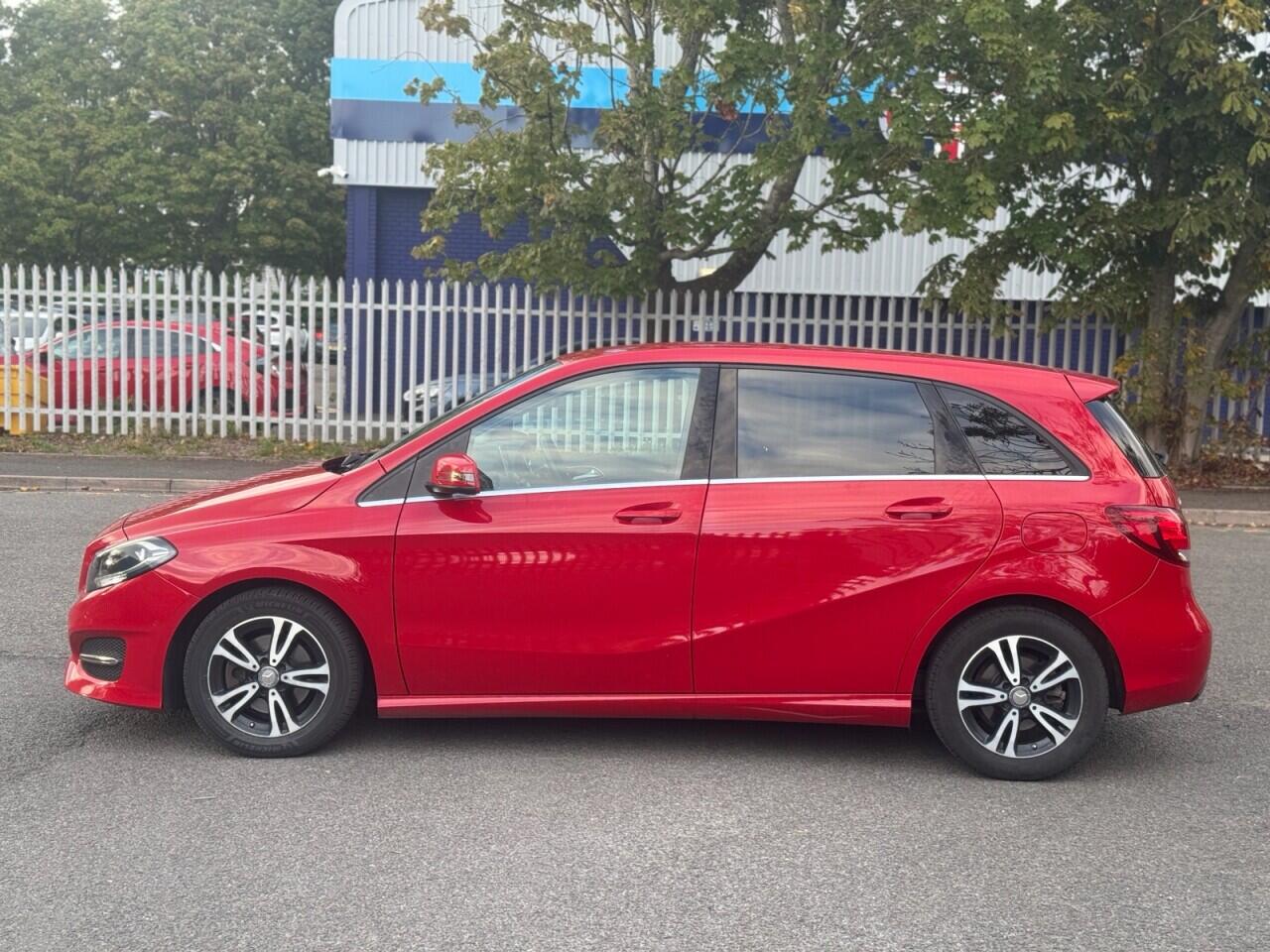 Mercedes-Benz B-Class view 4