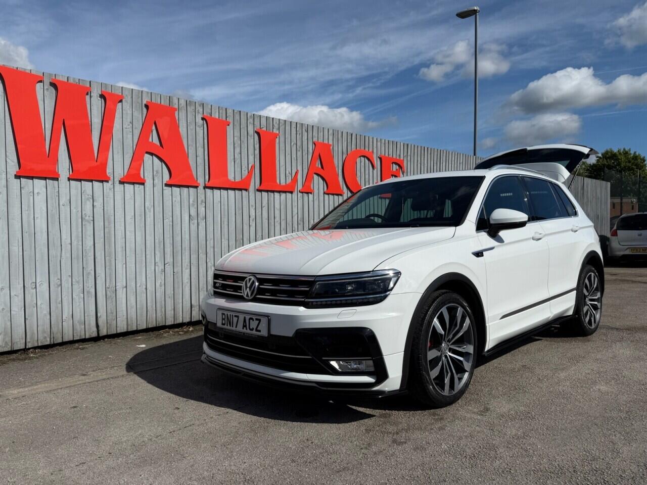 Volkswagen Tiguan view 18