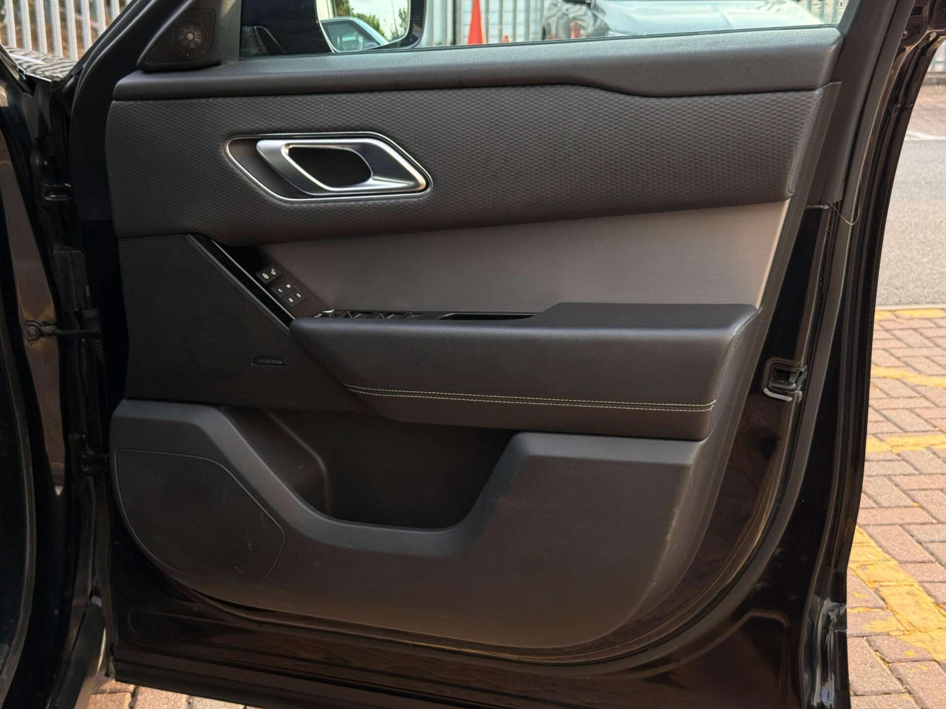 Land Rover Range Rover Velar view 20