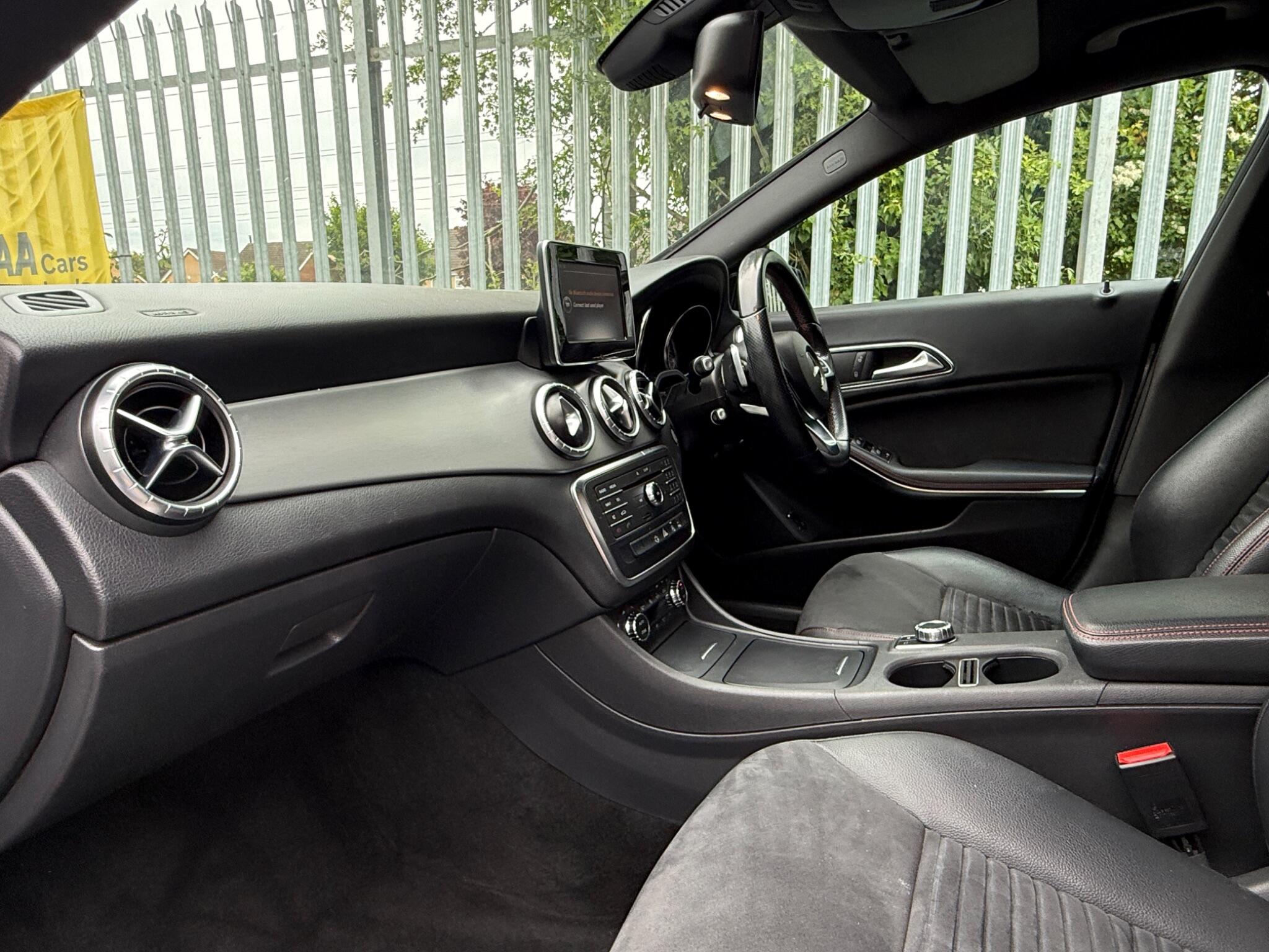 2015 Mercedes-Benz CLA image 24