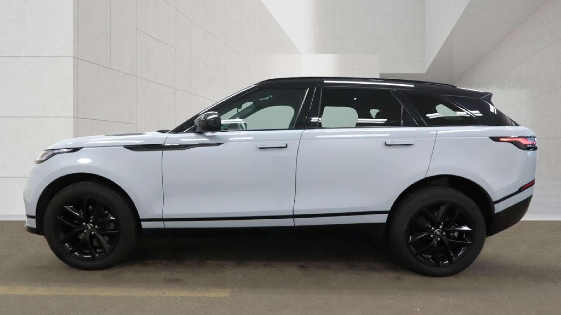 Land Rover Range Rover Velar view 4