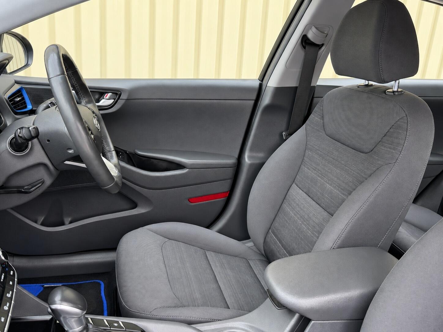 Hyundai Ioniq view 15