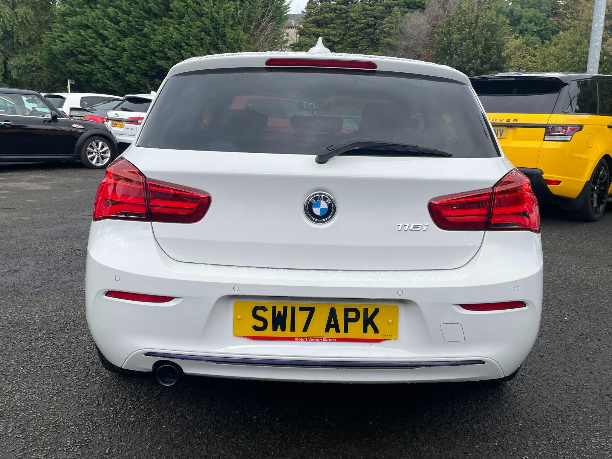 BMW 1 Series view 10