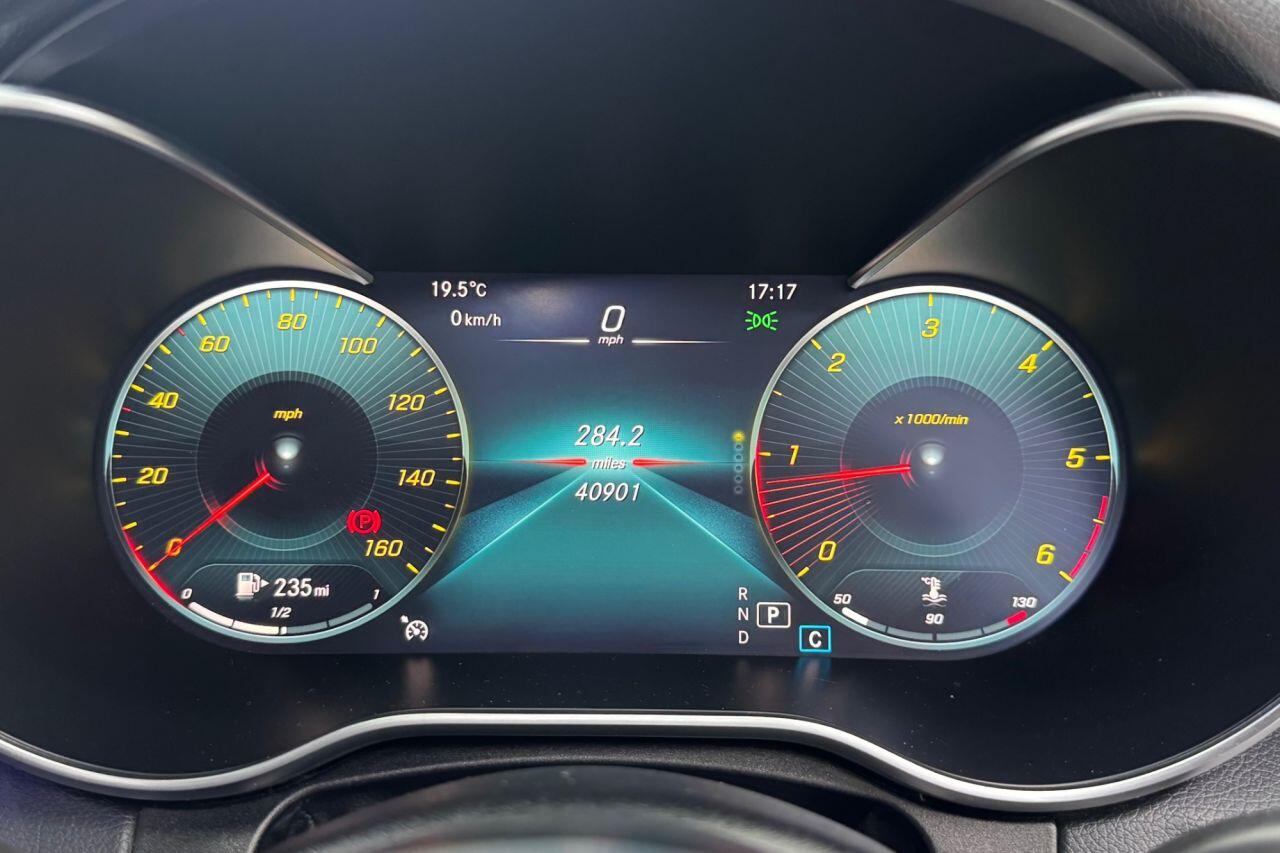 Mercedes-Benz C-Class view 21