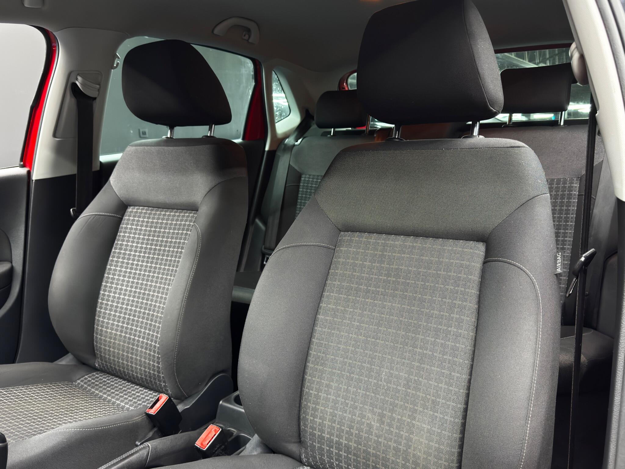 Volkswagen Polo view 14