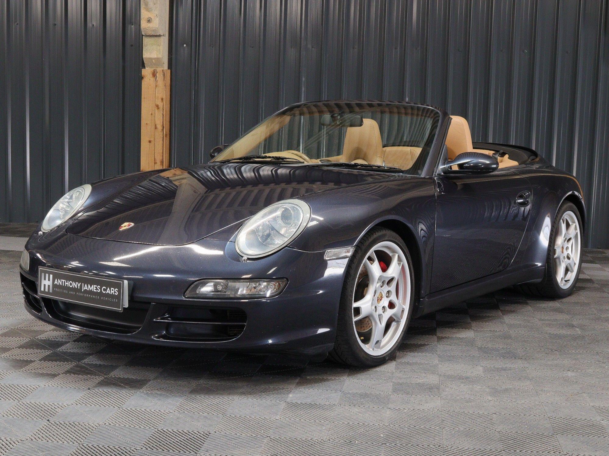 Porsche 911 view 25