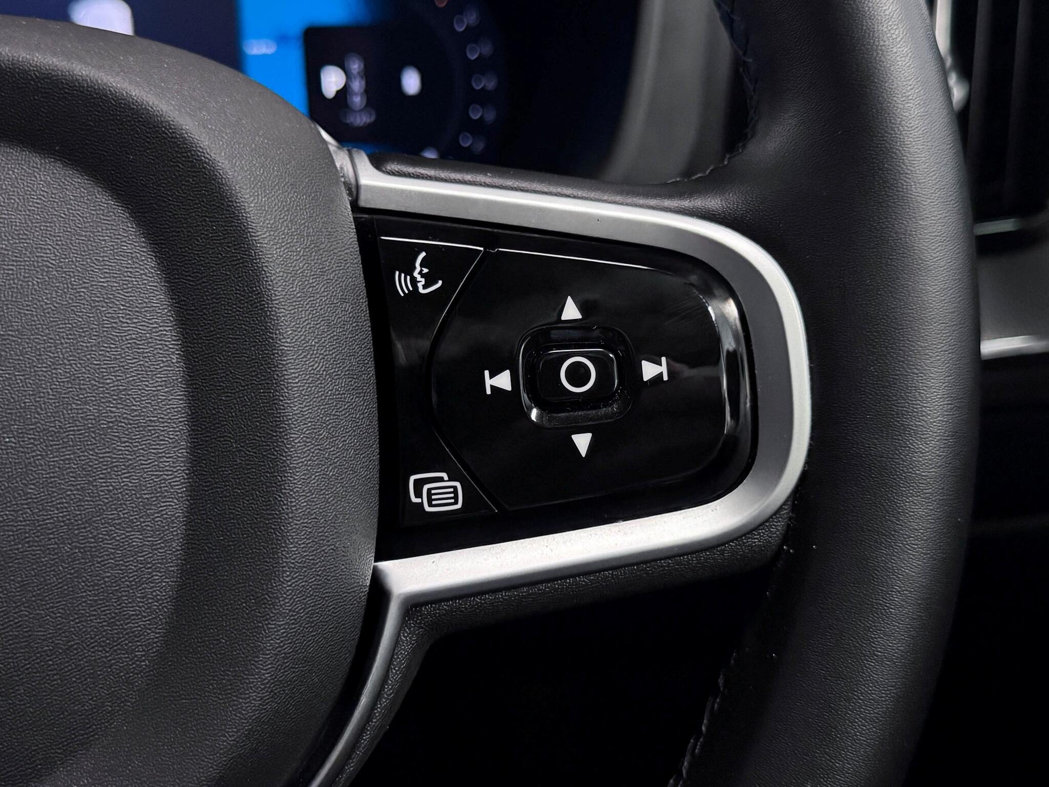 Volvo XC60 view 35