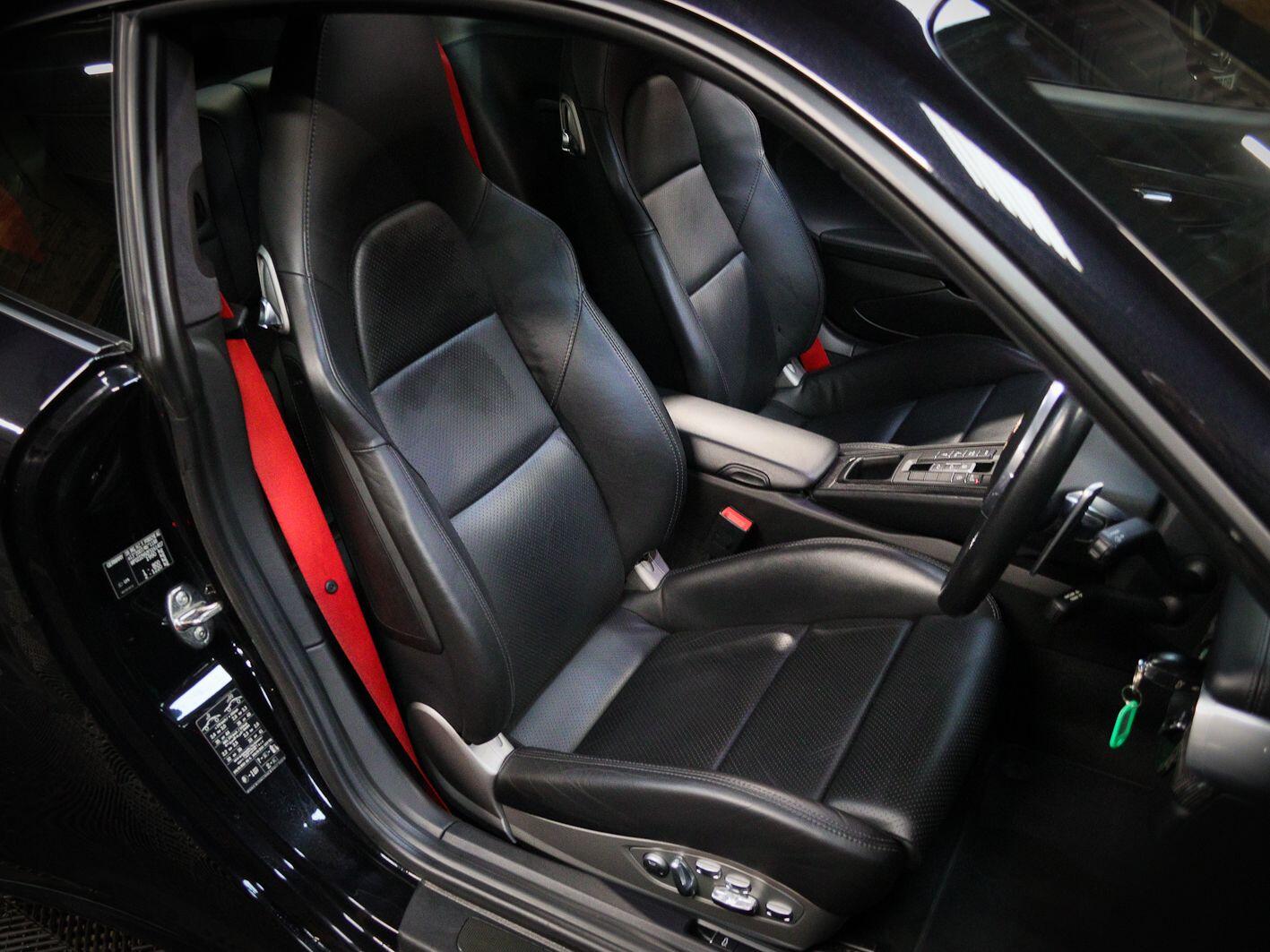 Porsche 911 view 27