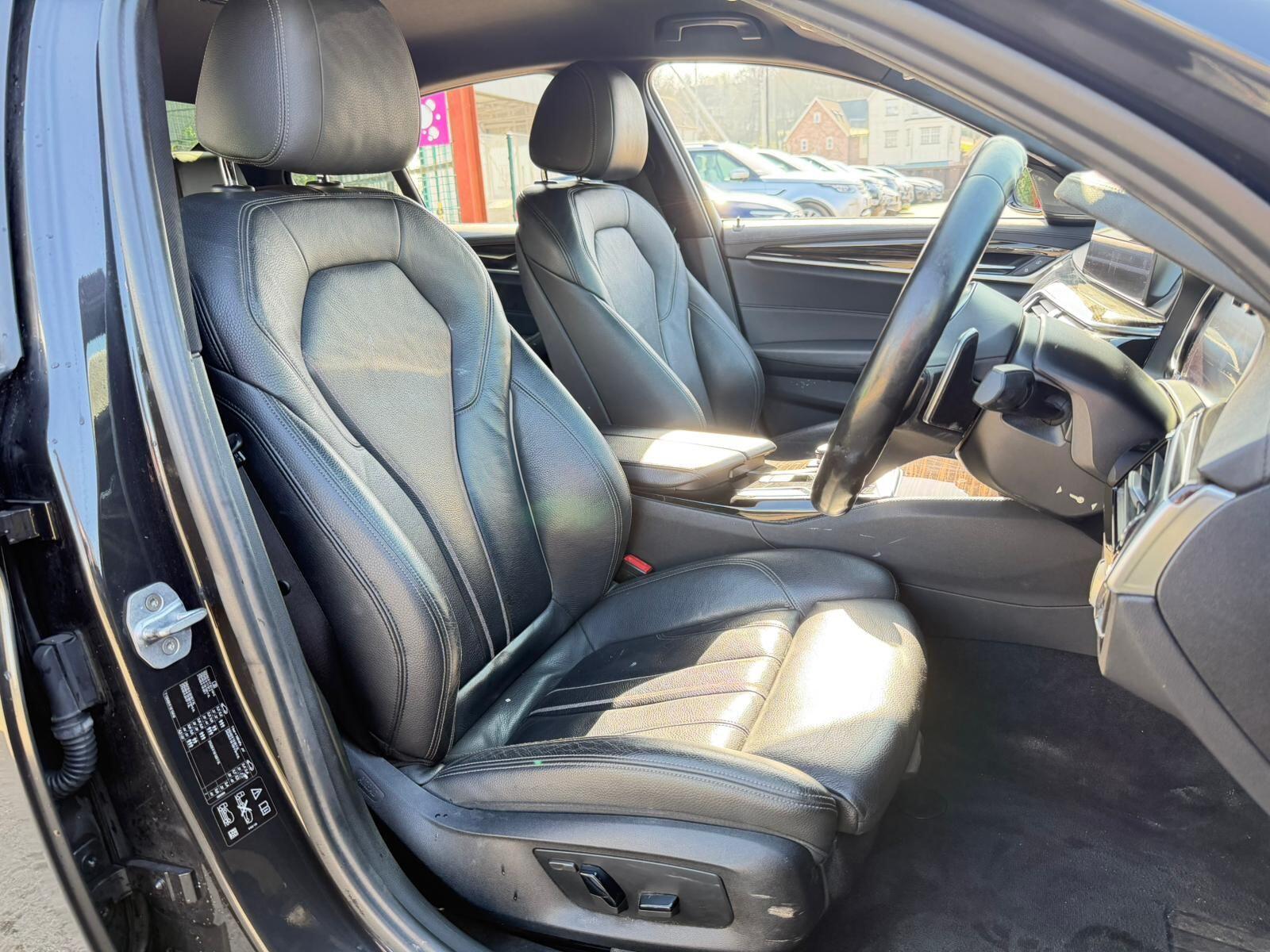 BMW 5 Series view 16