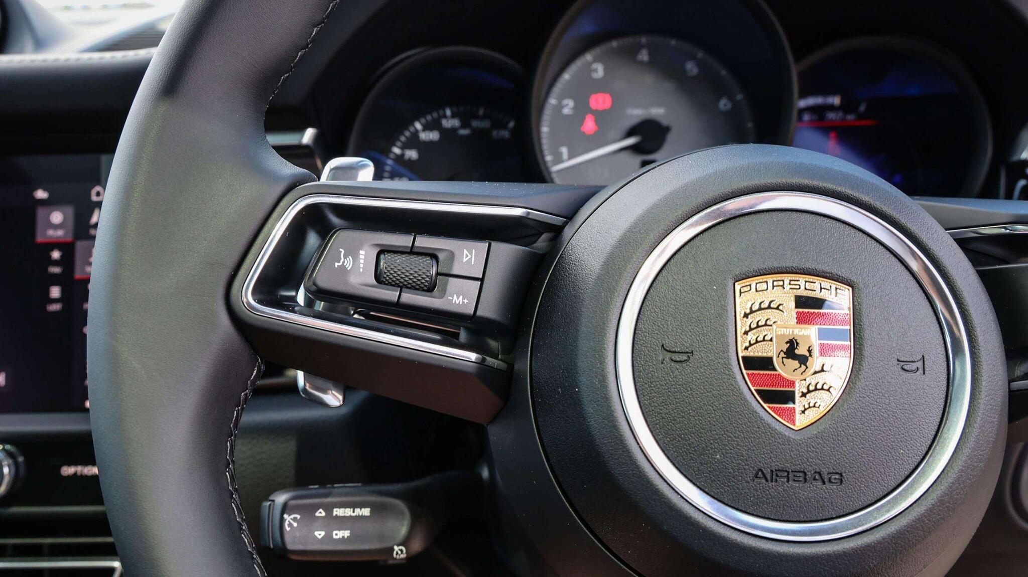 Porsche Macan view 26