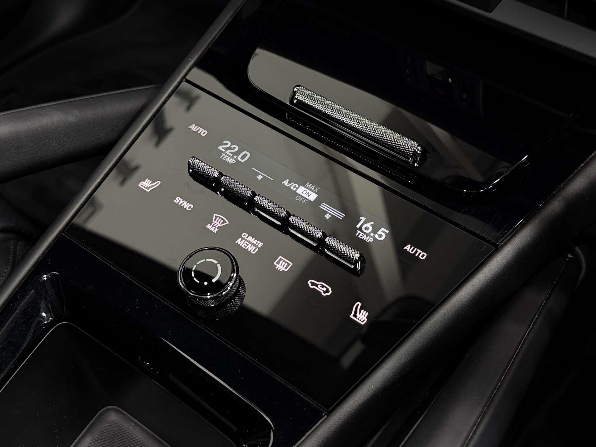 Porsche Cayenne view 59