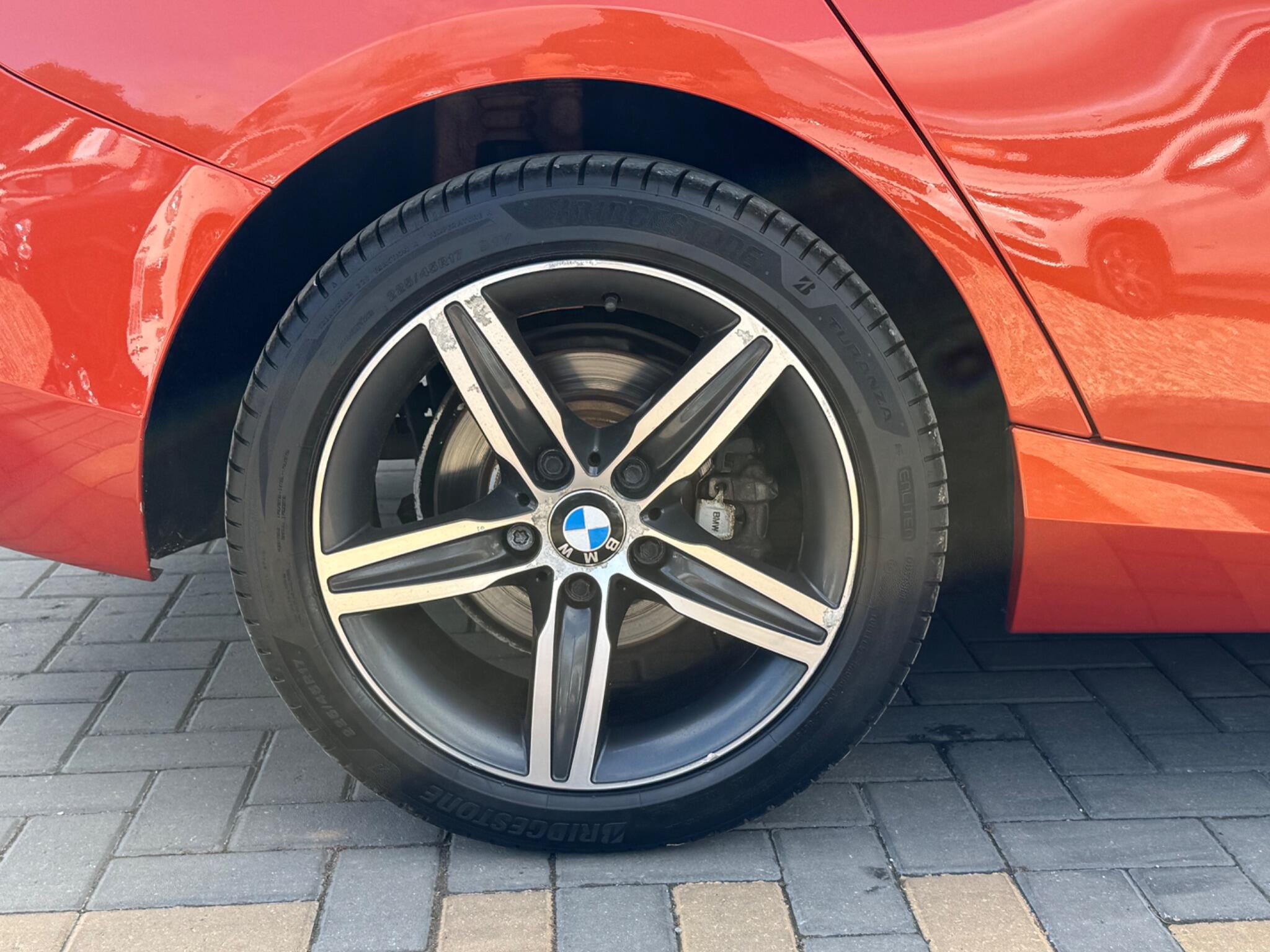BMW 1 Series view 13