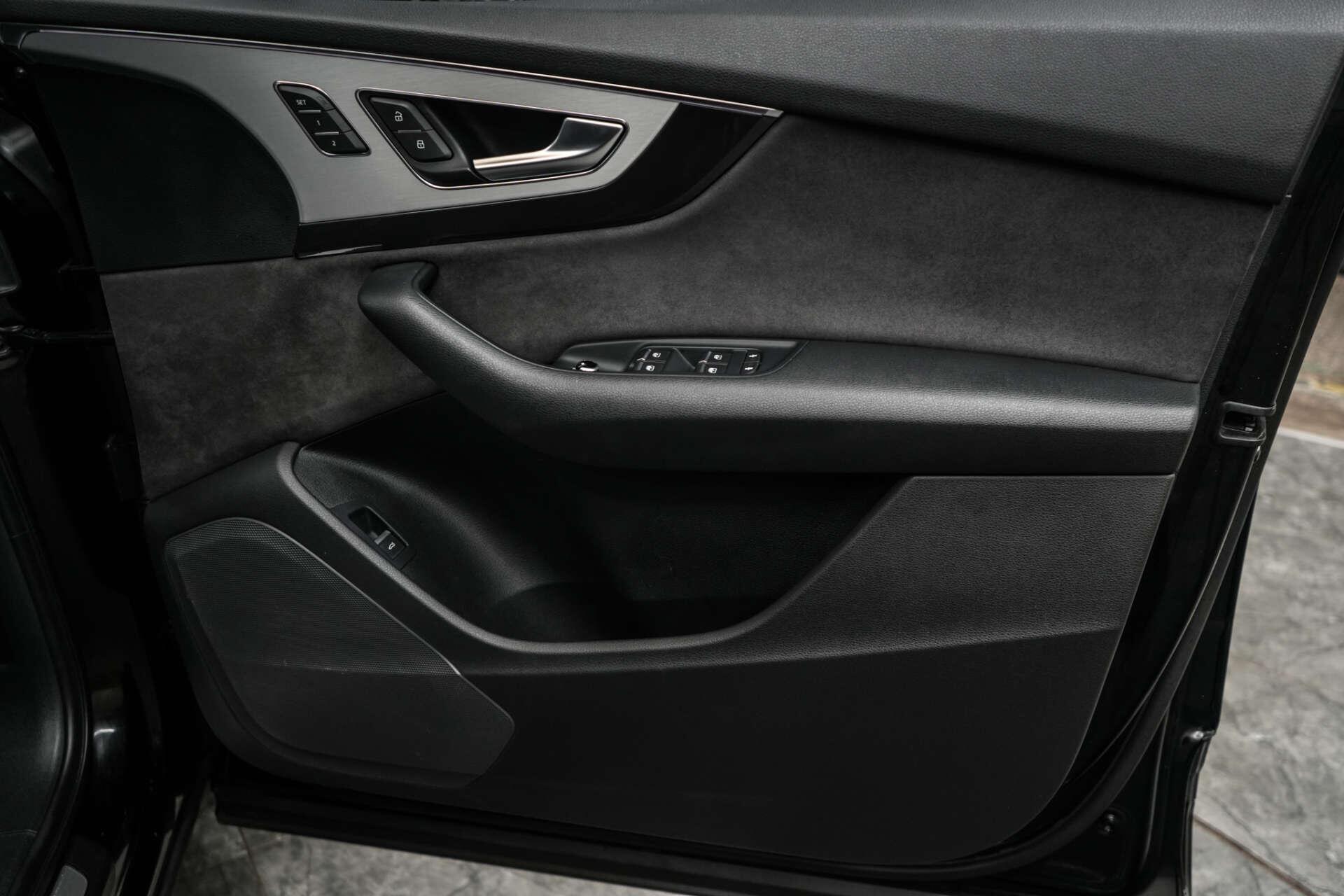 Audi SQ7 view 17