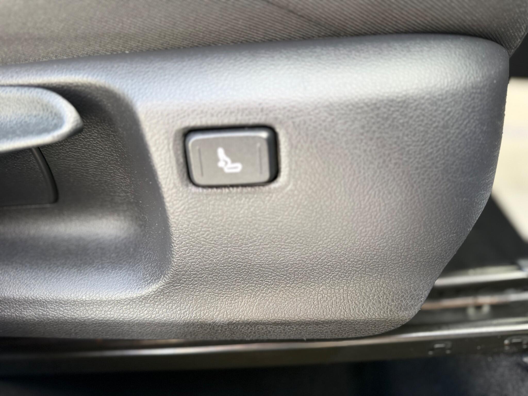 Toyota C-HR view 15