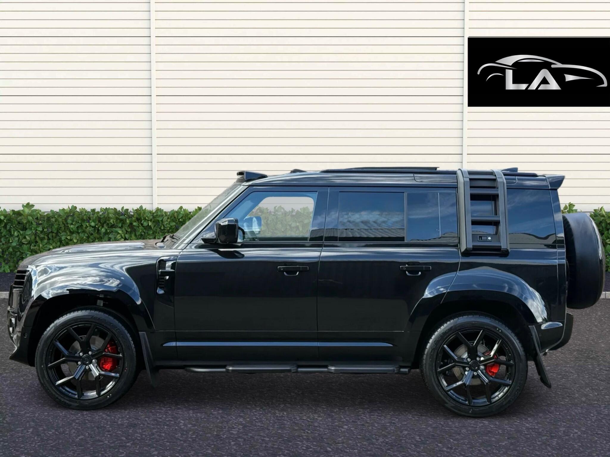 Land Rover Defender view 3
