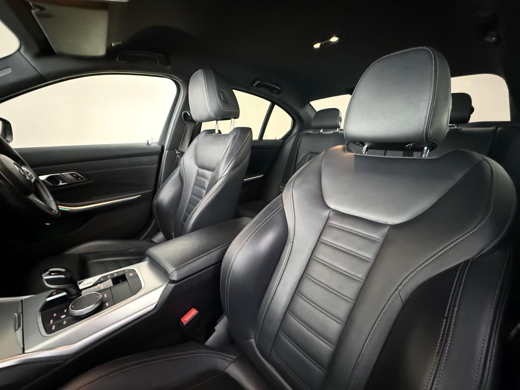 BMW 3 Series view 18