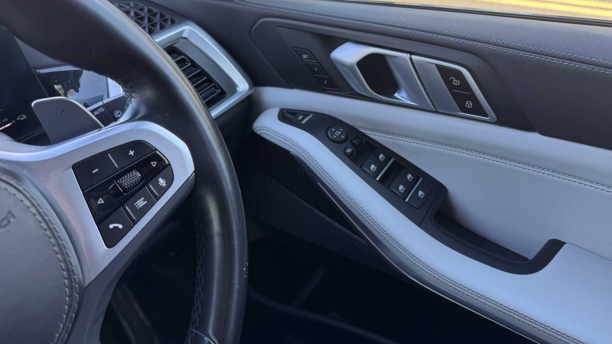 BMW X5 view 16