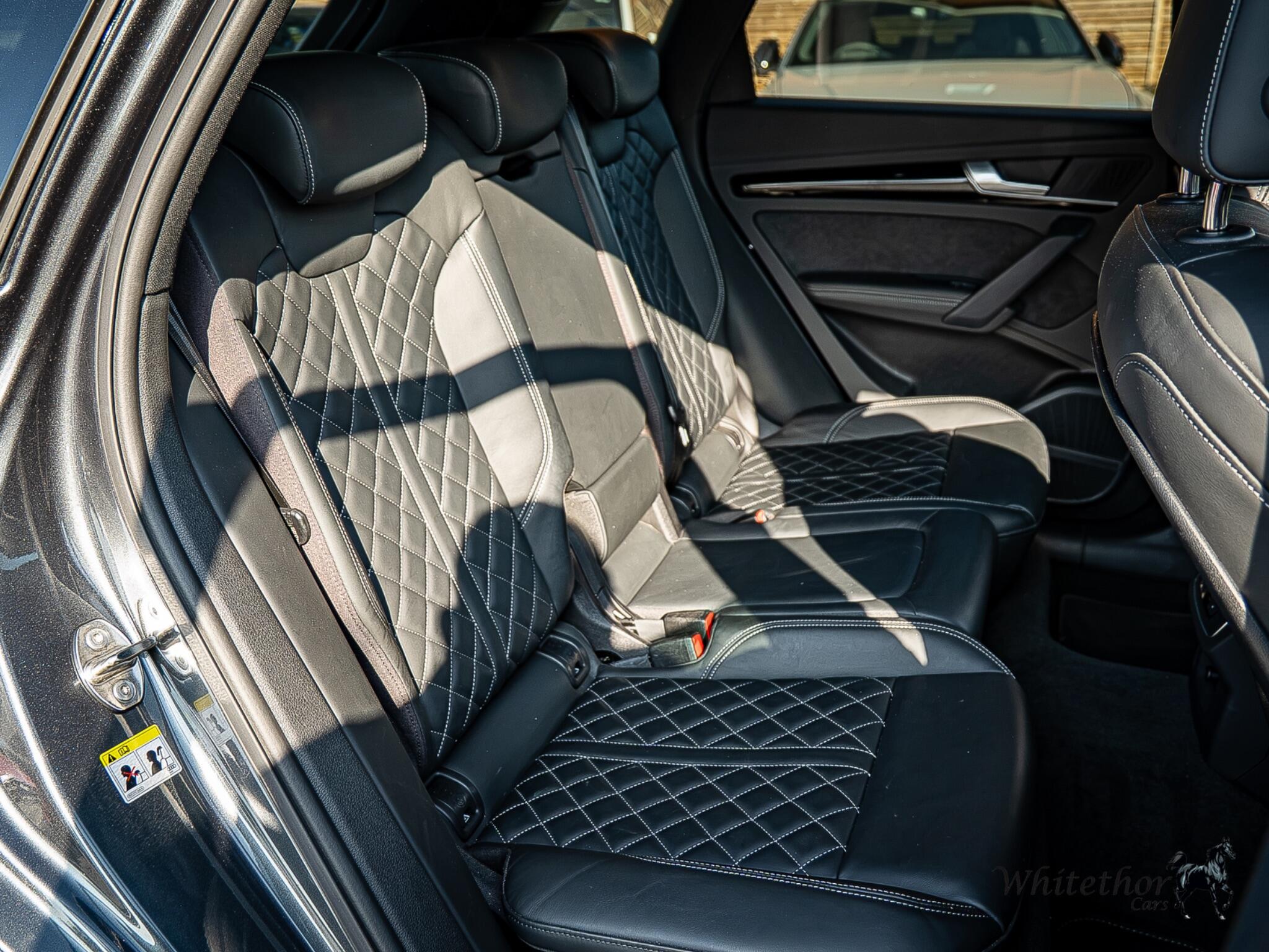 Audi Q5 view 11