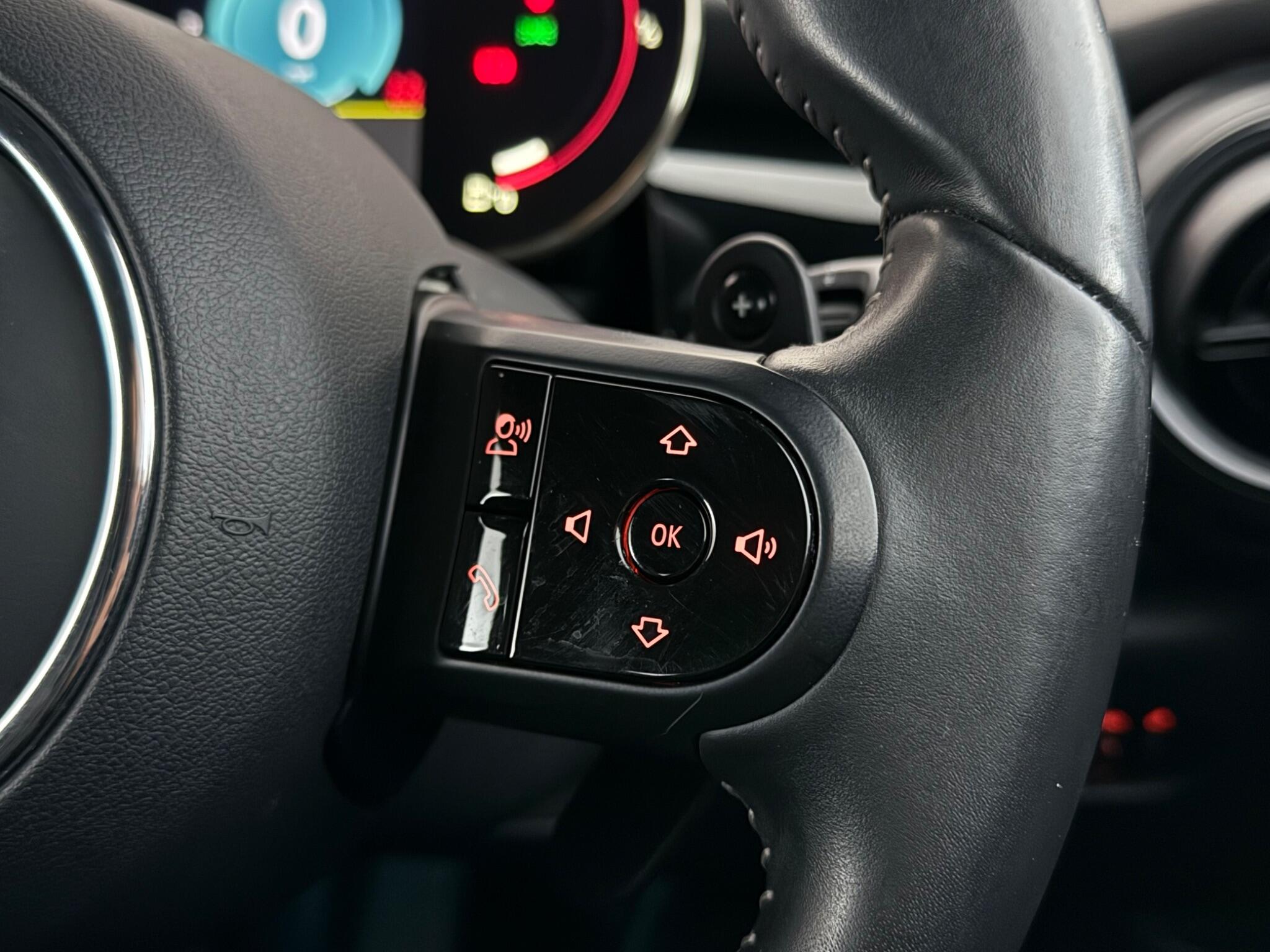 Mini Hatch view 23