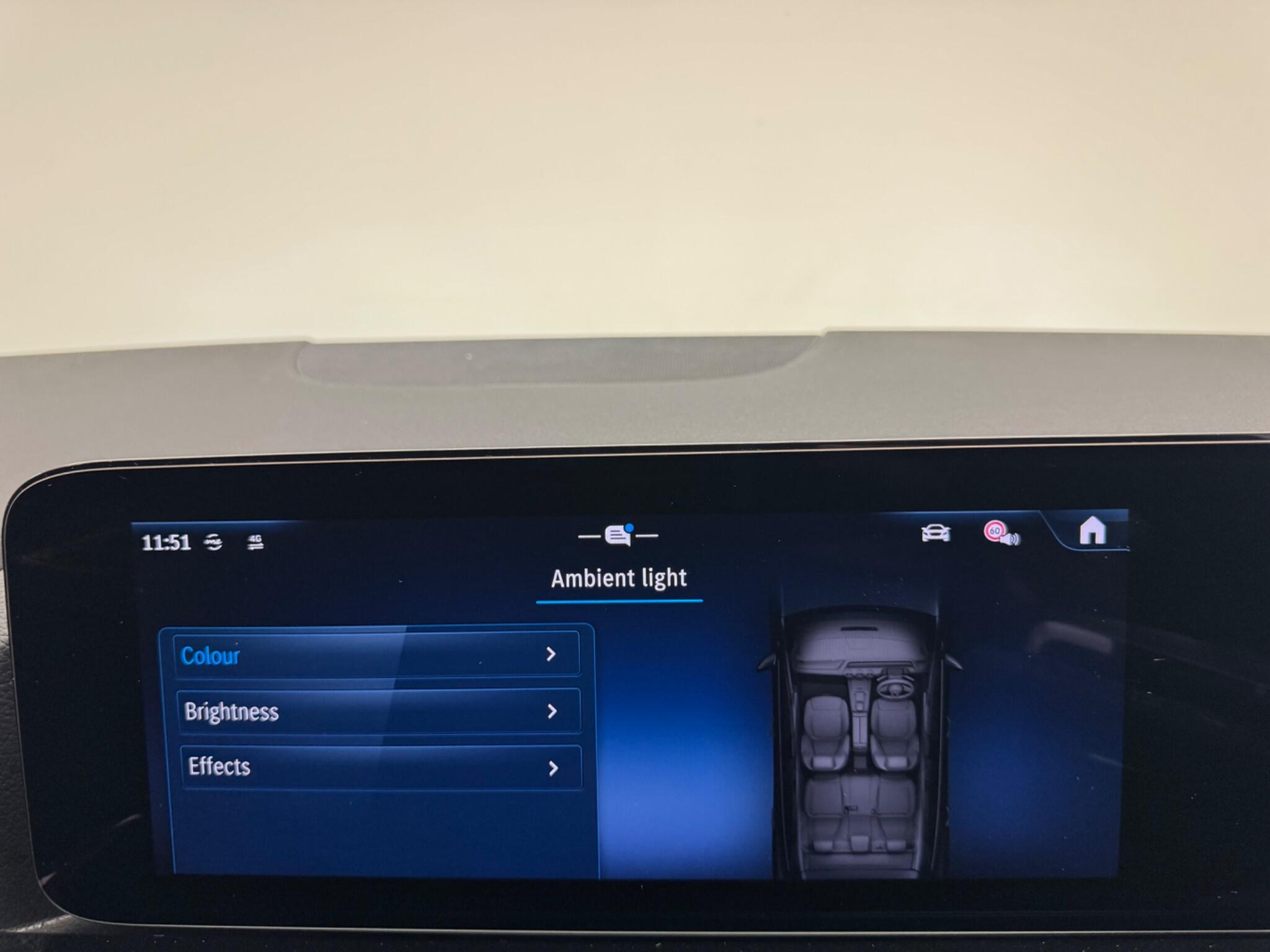 Mercedes-Benz Gla view 22