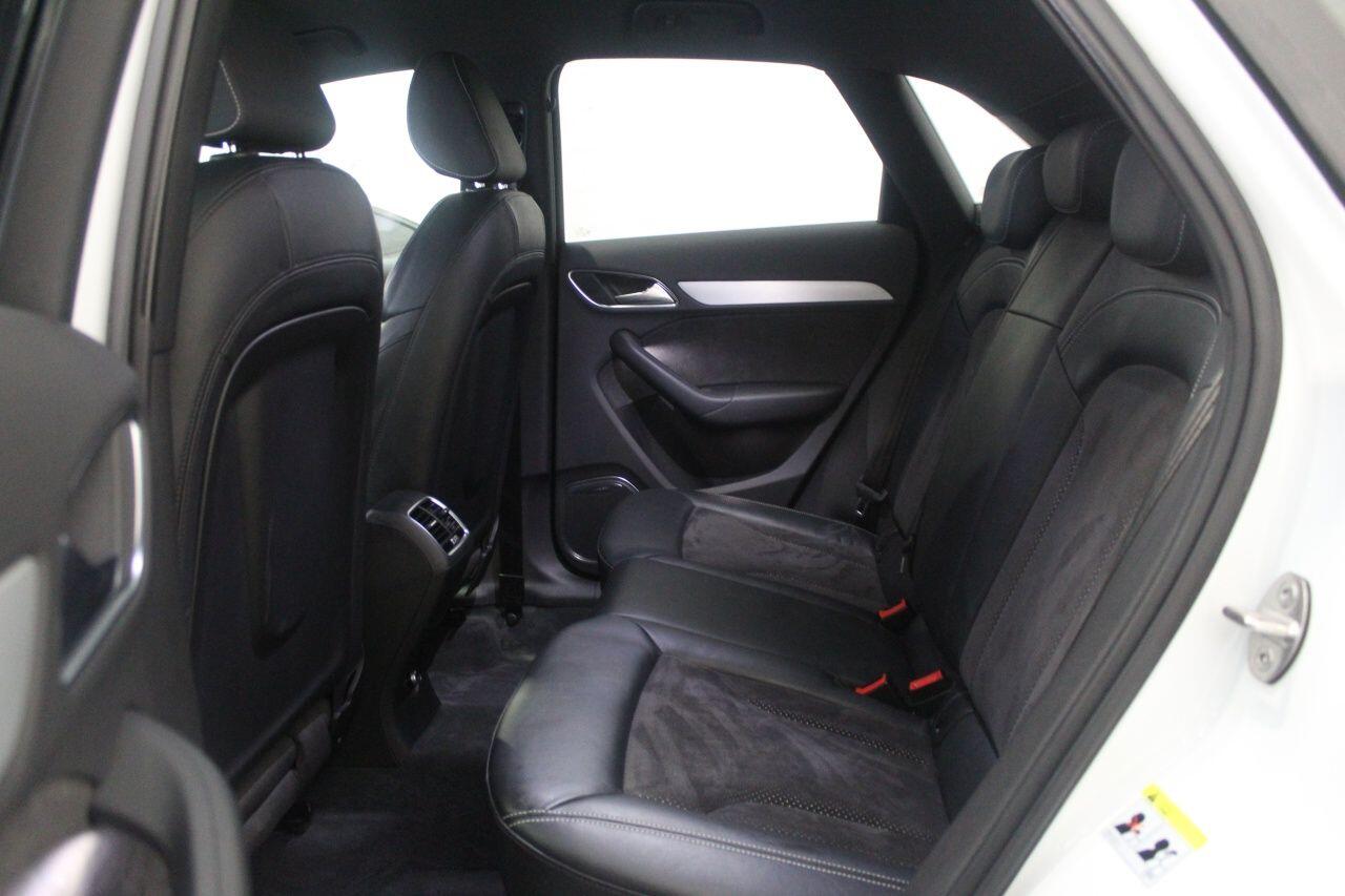 Audi Q3 view 55