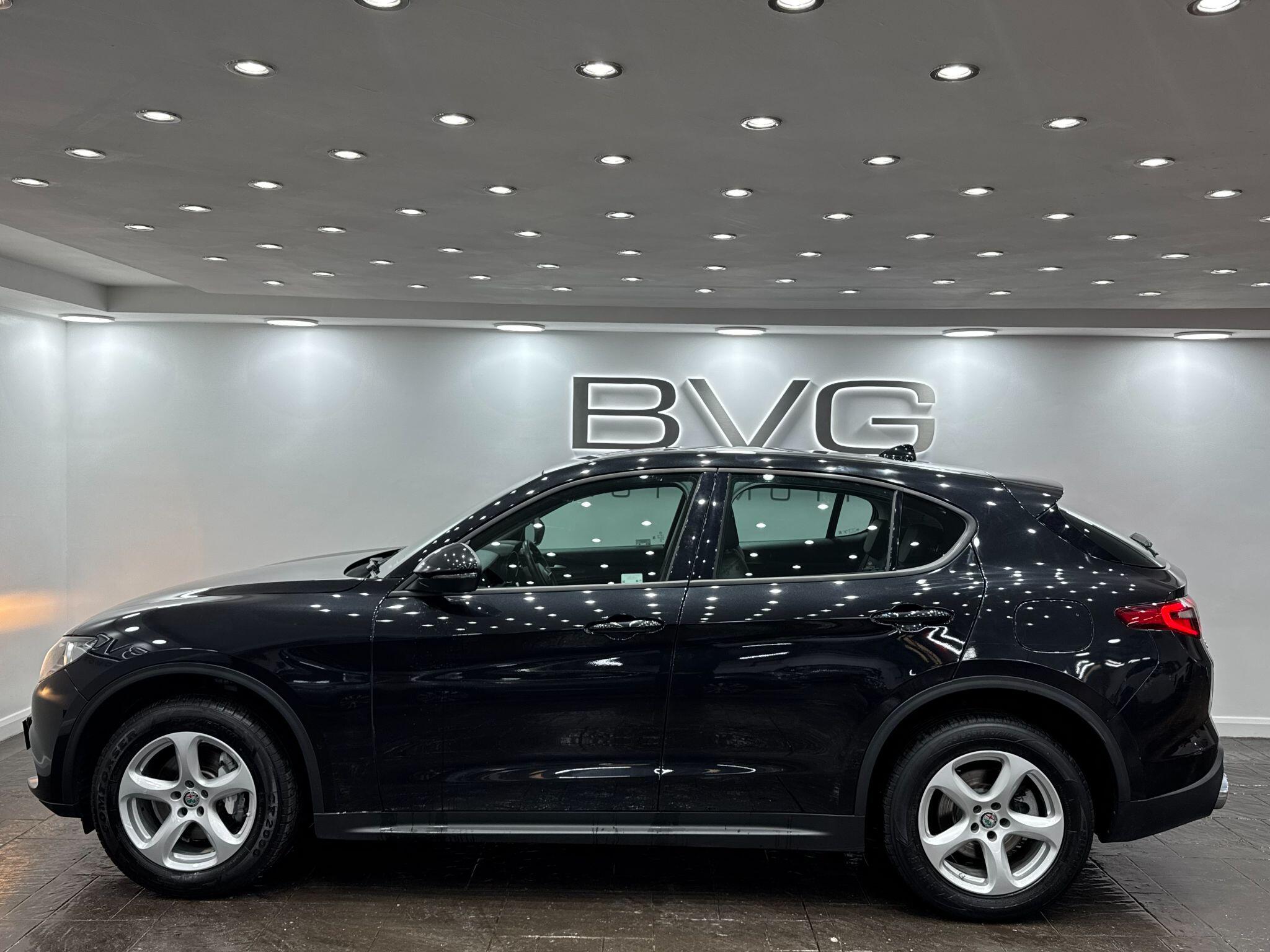 Alfa Romeo Stelvio view 10