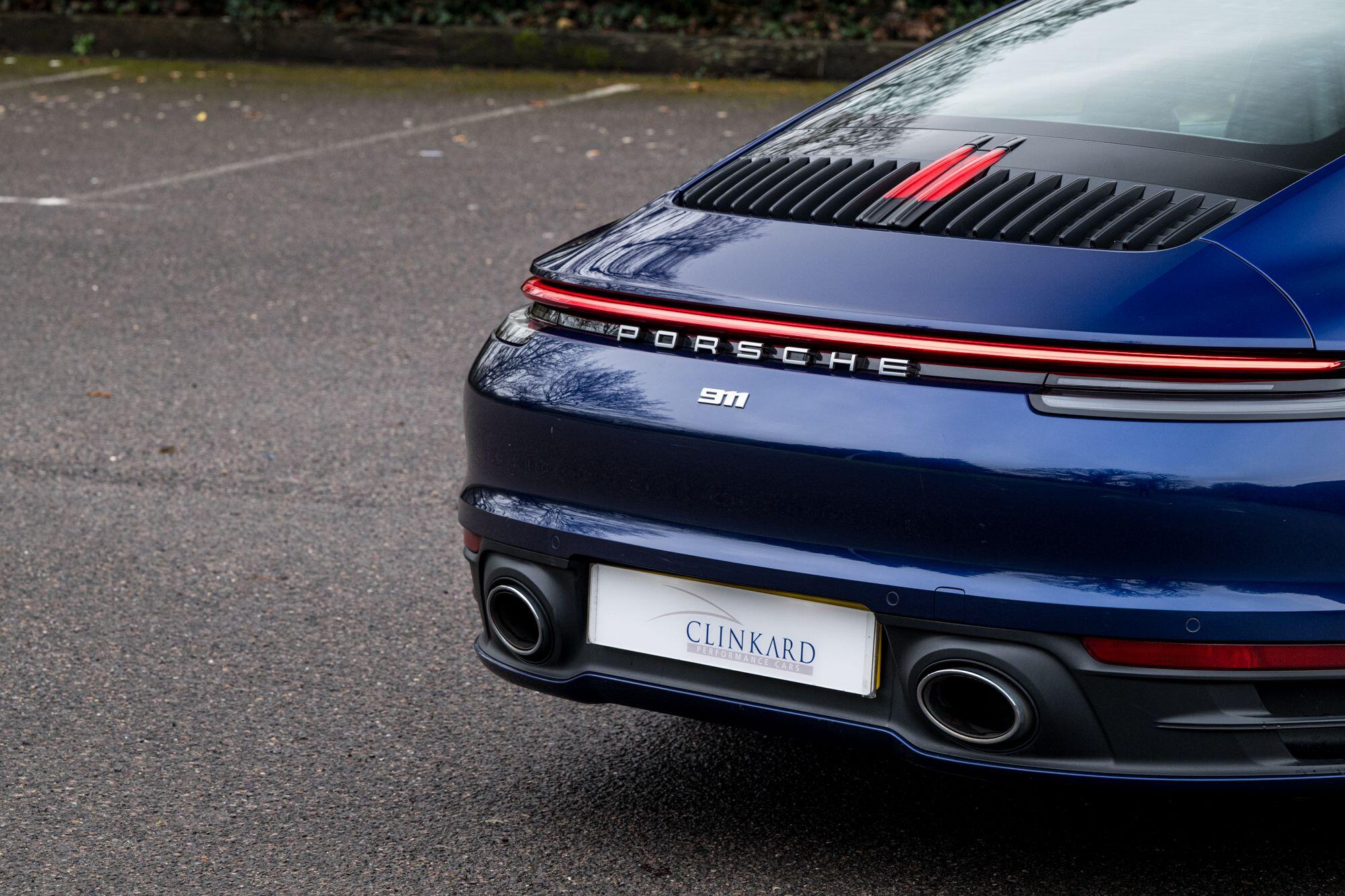 Porsche 911 view 19