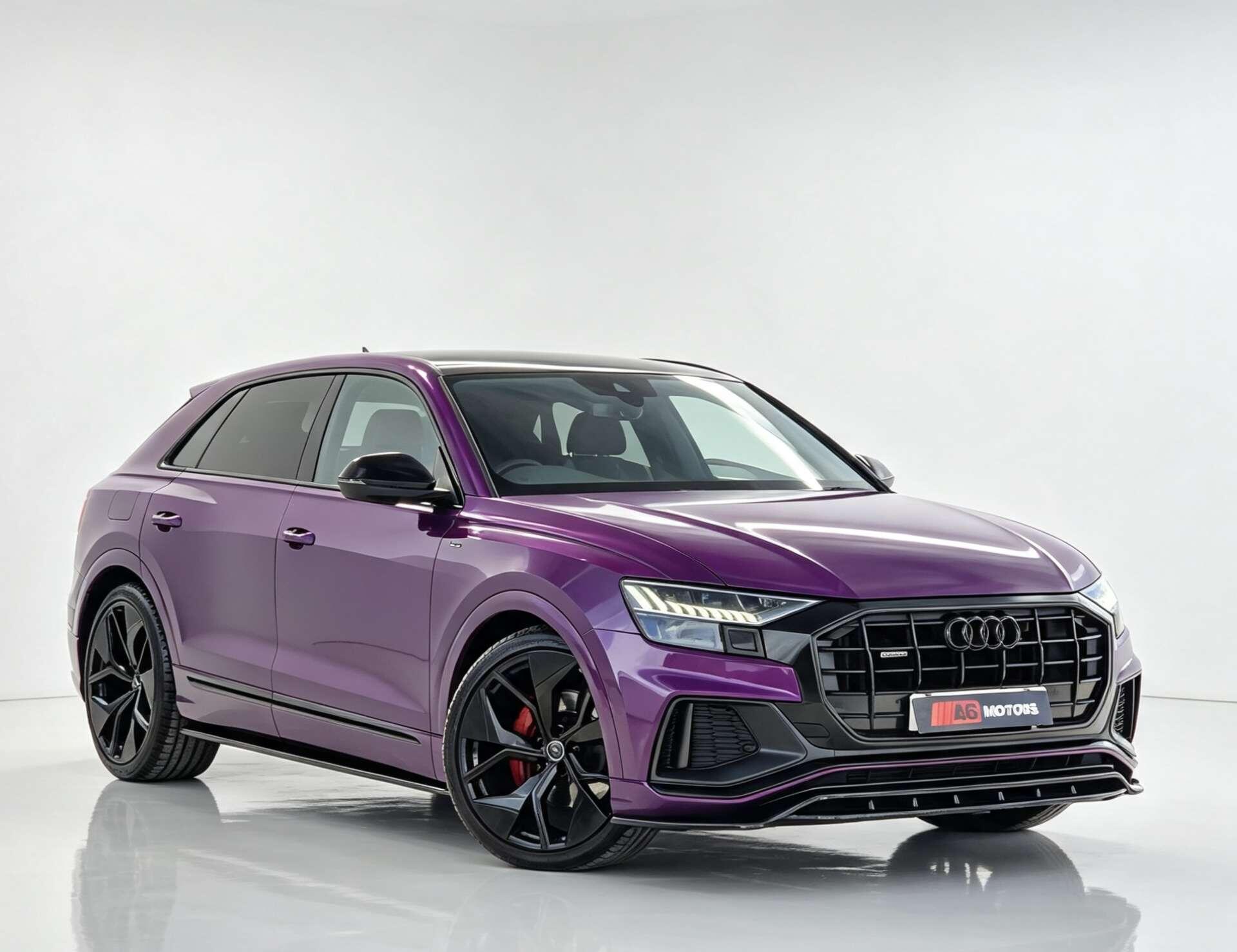 Audi Q8 view 5