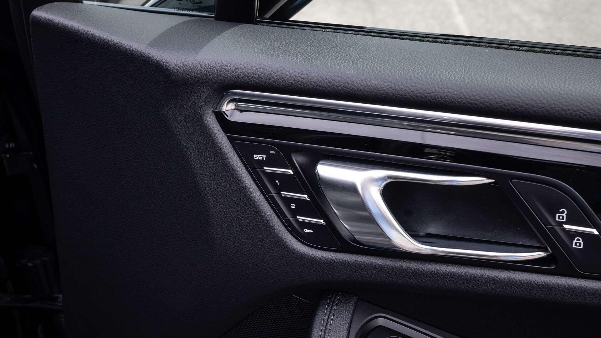 Porsche Macan view 18
