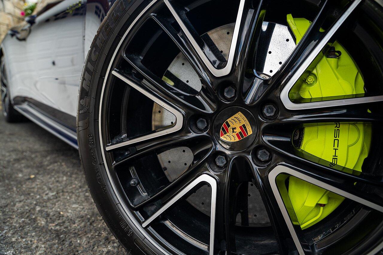 Porsche Panamera view 30