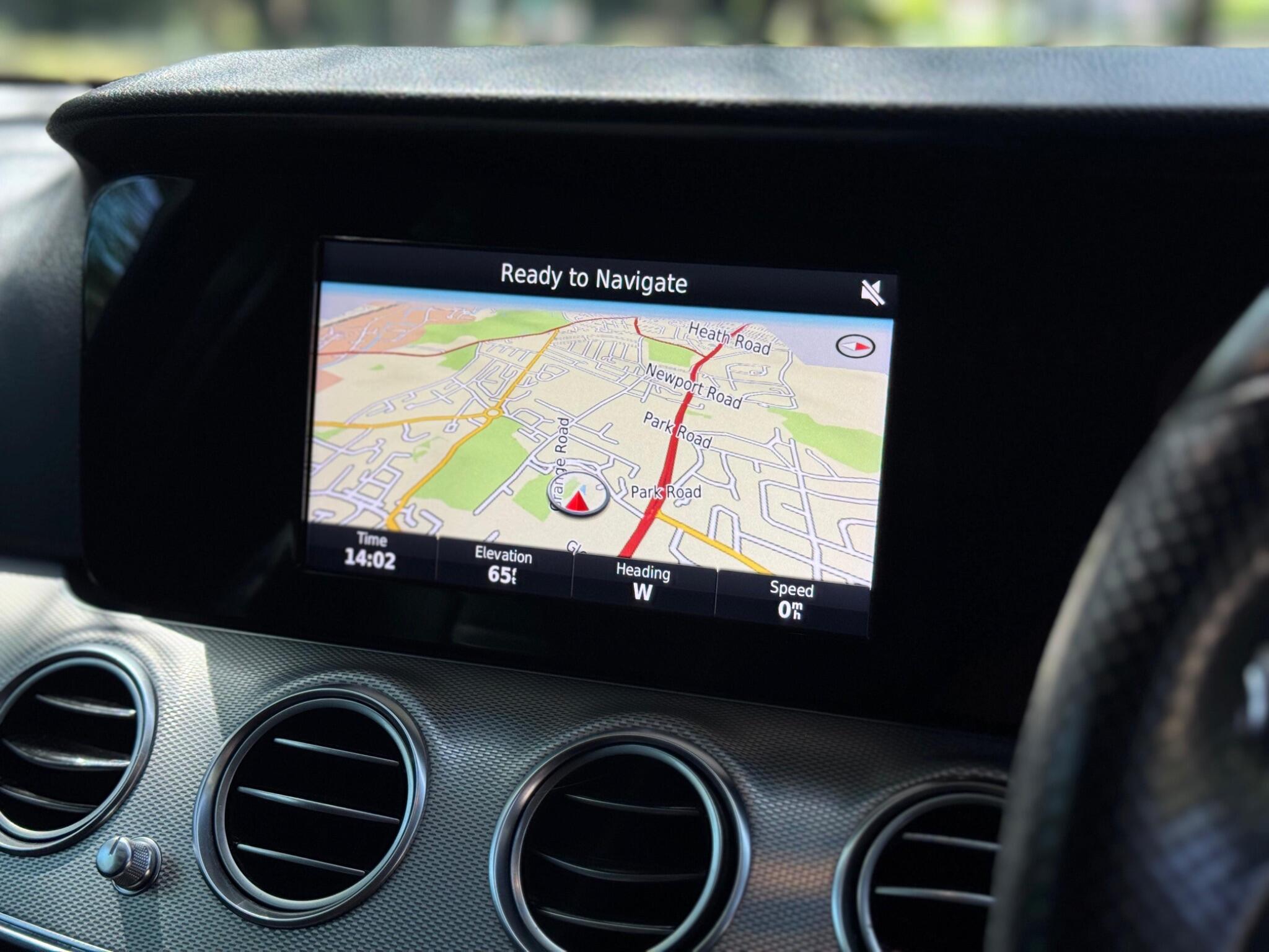 Mercedes-Benz E-Class view 22