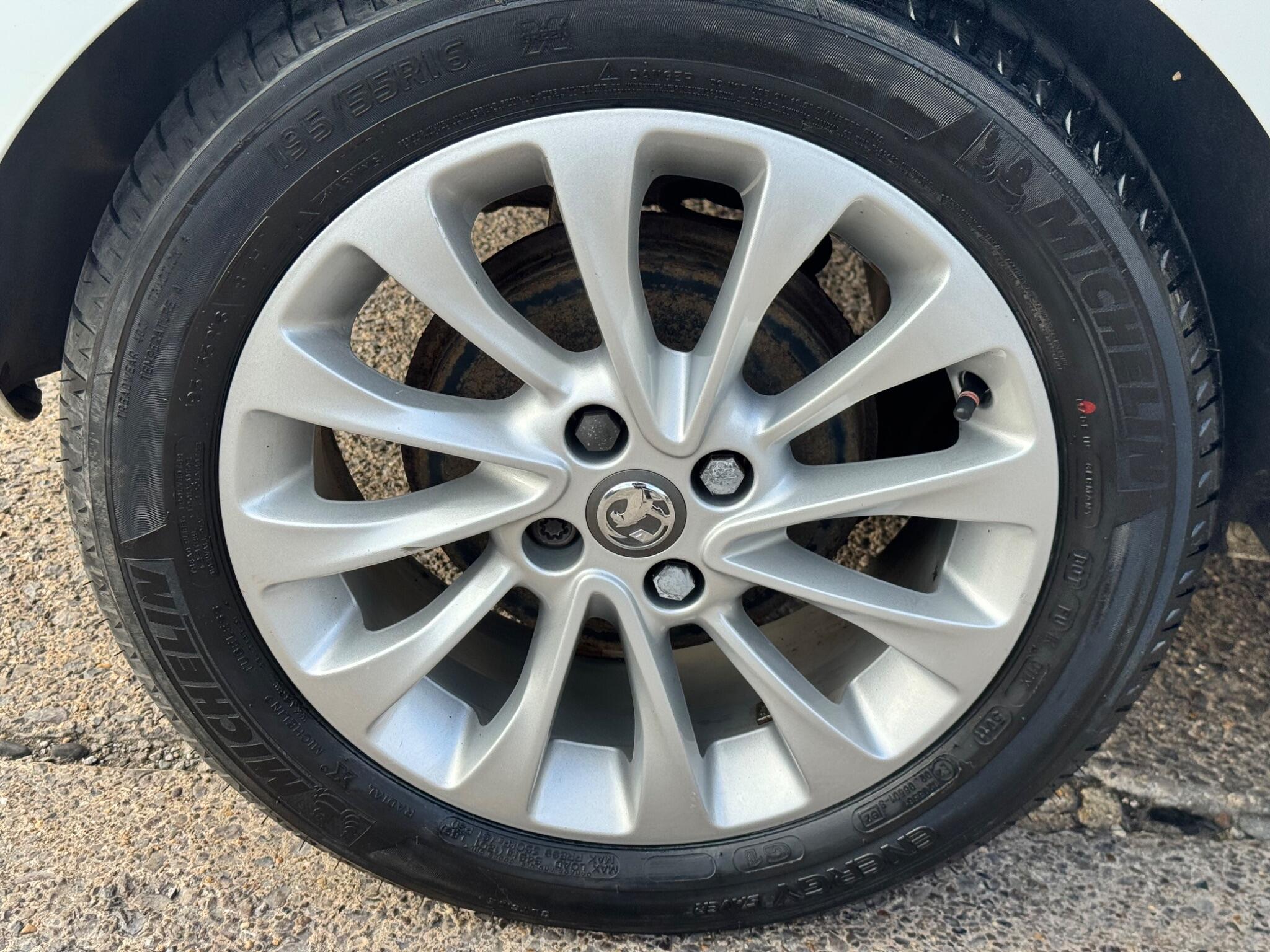 Vauxhall Corsa view 35