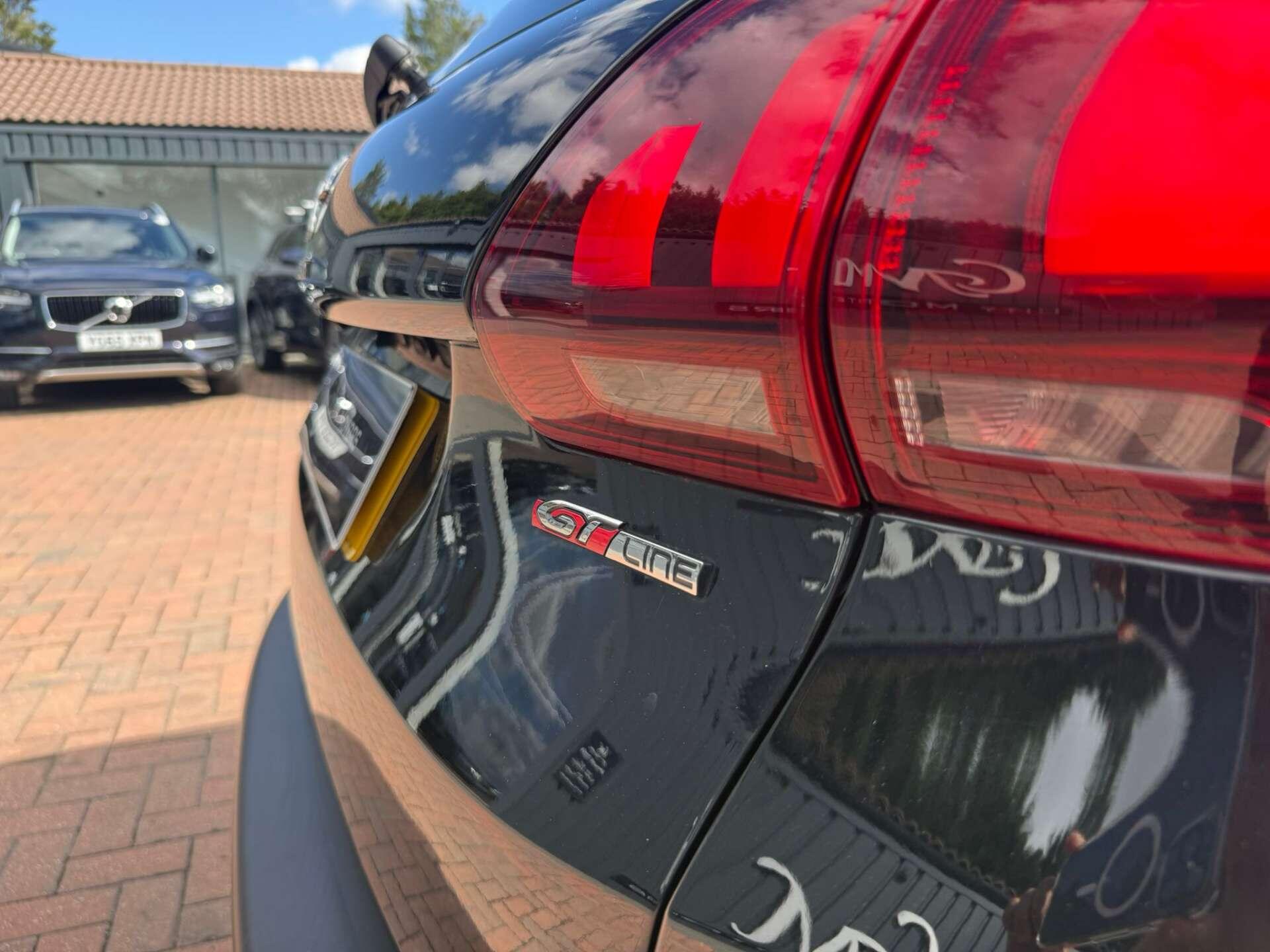 Peugeot 2008 view 7