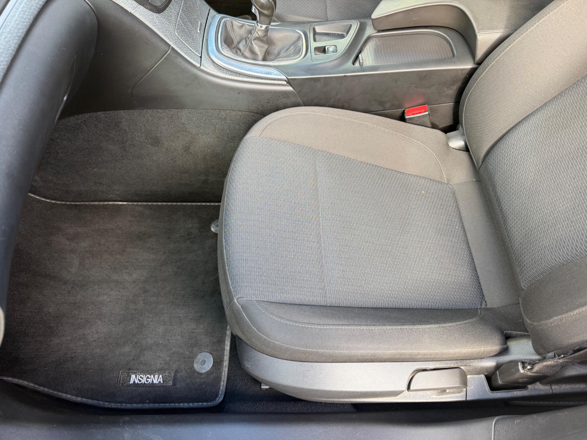 Vauxhall Insignia view 18