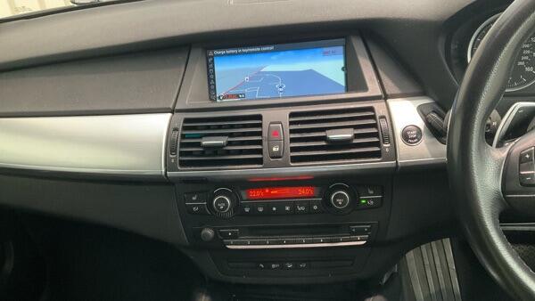 BMW X6 view 9