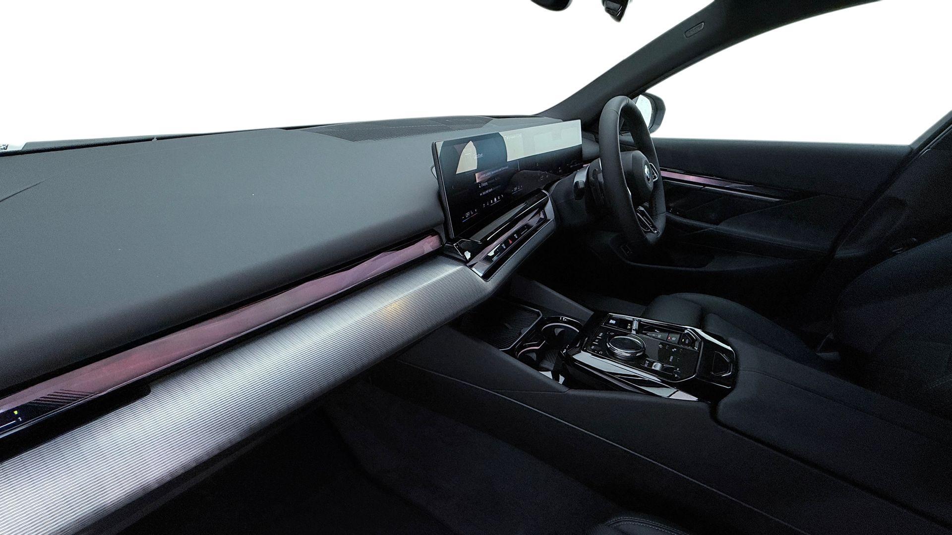 BMW 5 Series view 7