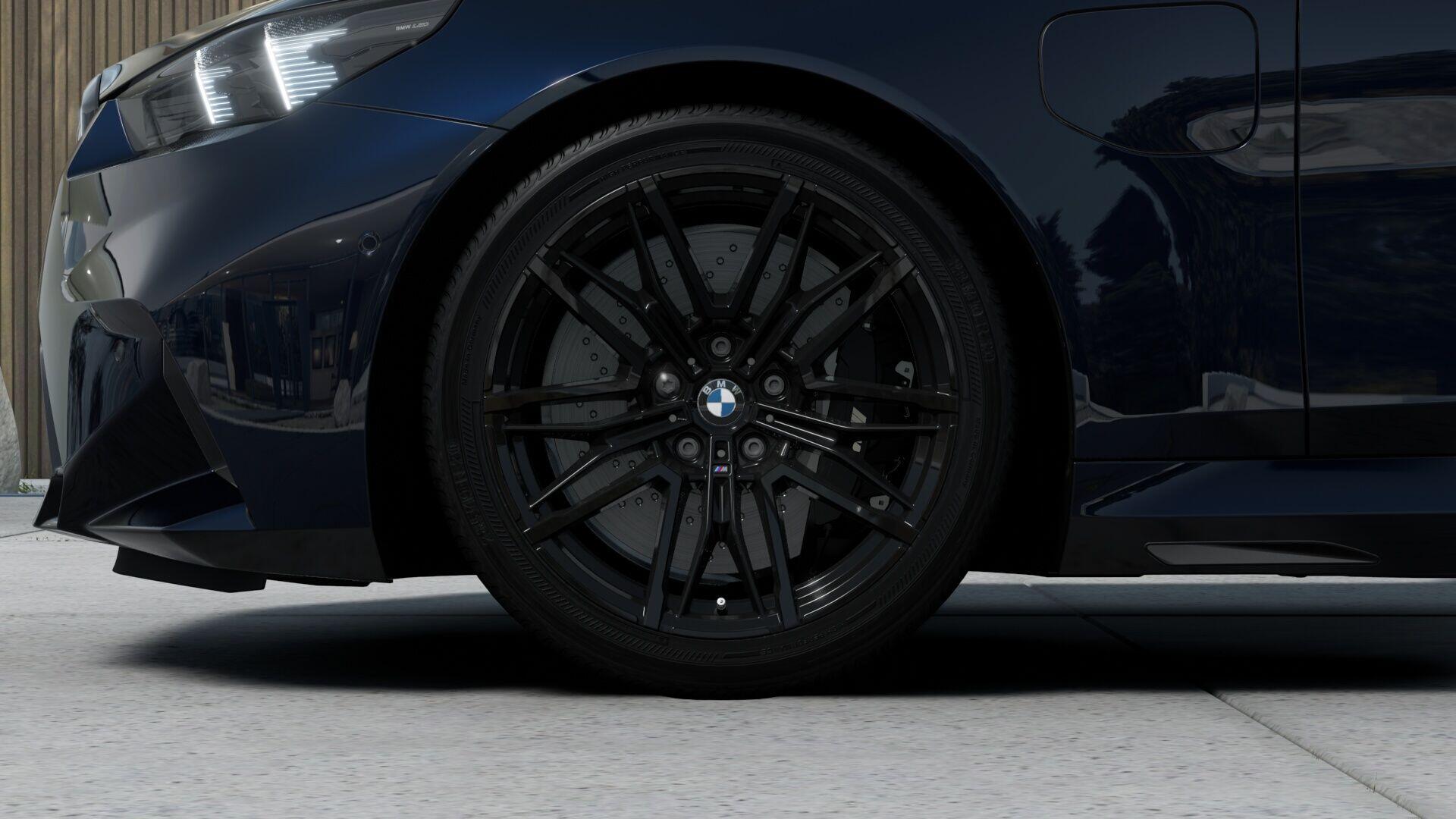 BMW M5 view 10