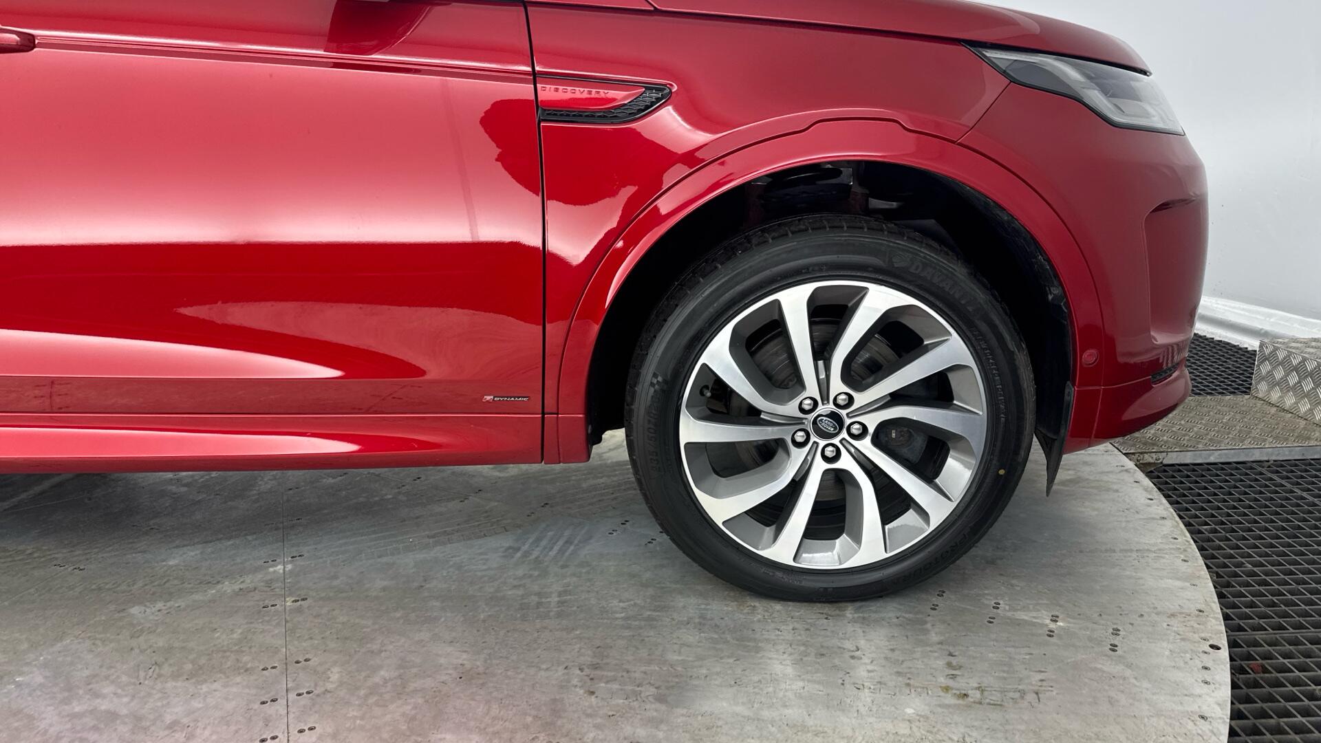 Land Rover Discovery Sport view 26