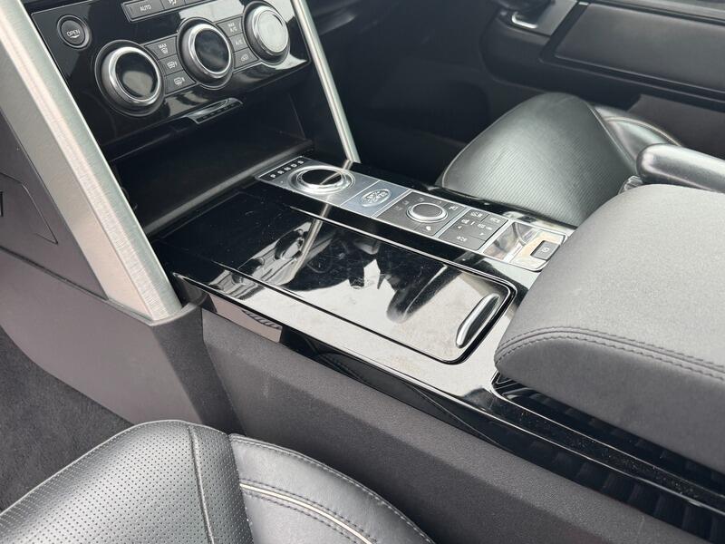 Land Rover Discovery view 33