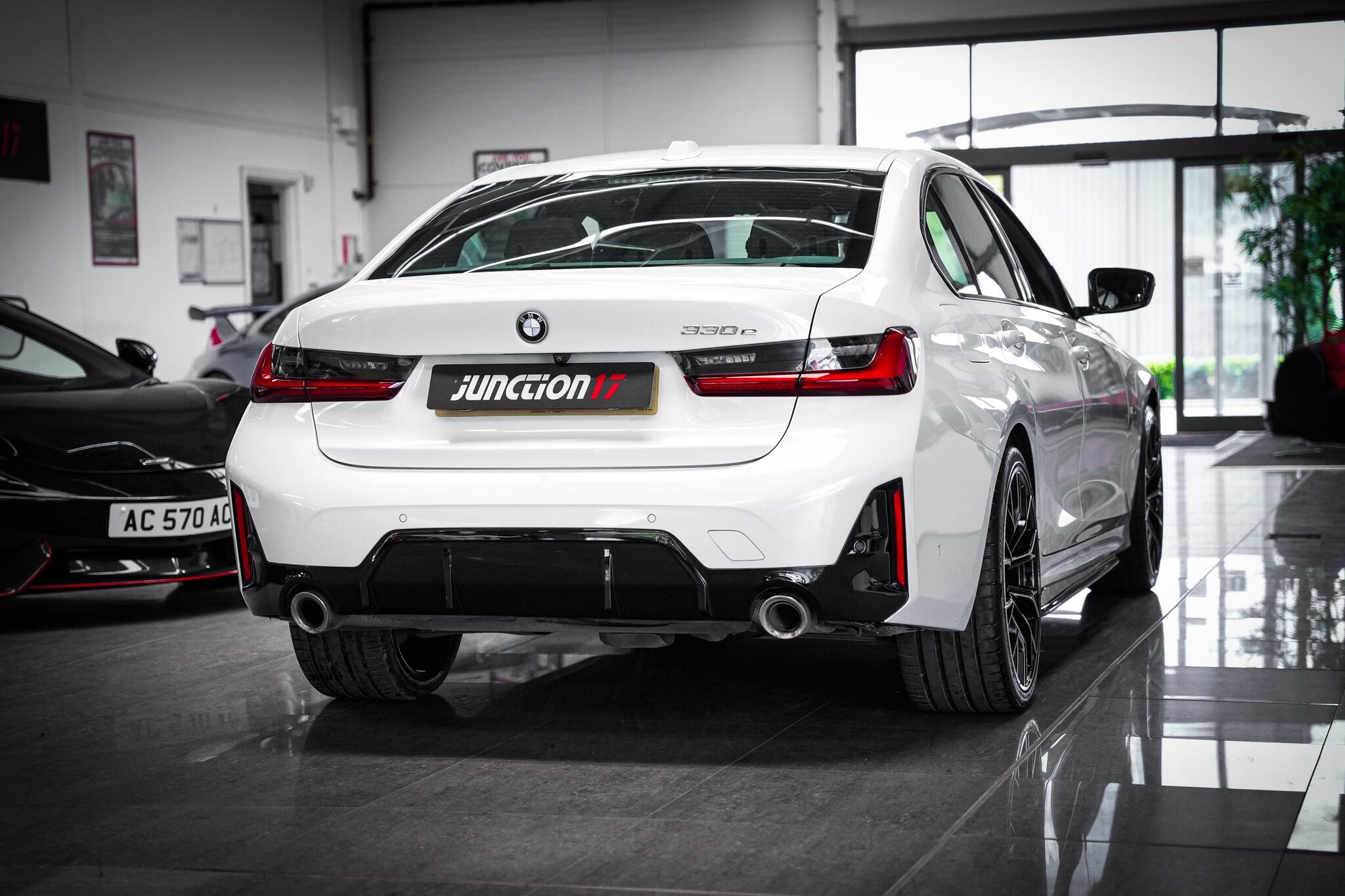 BMW 3 Series view 15