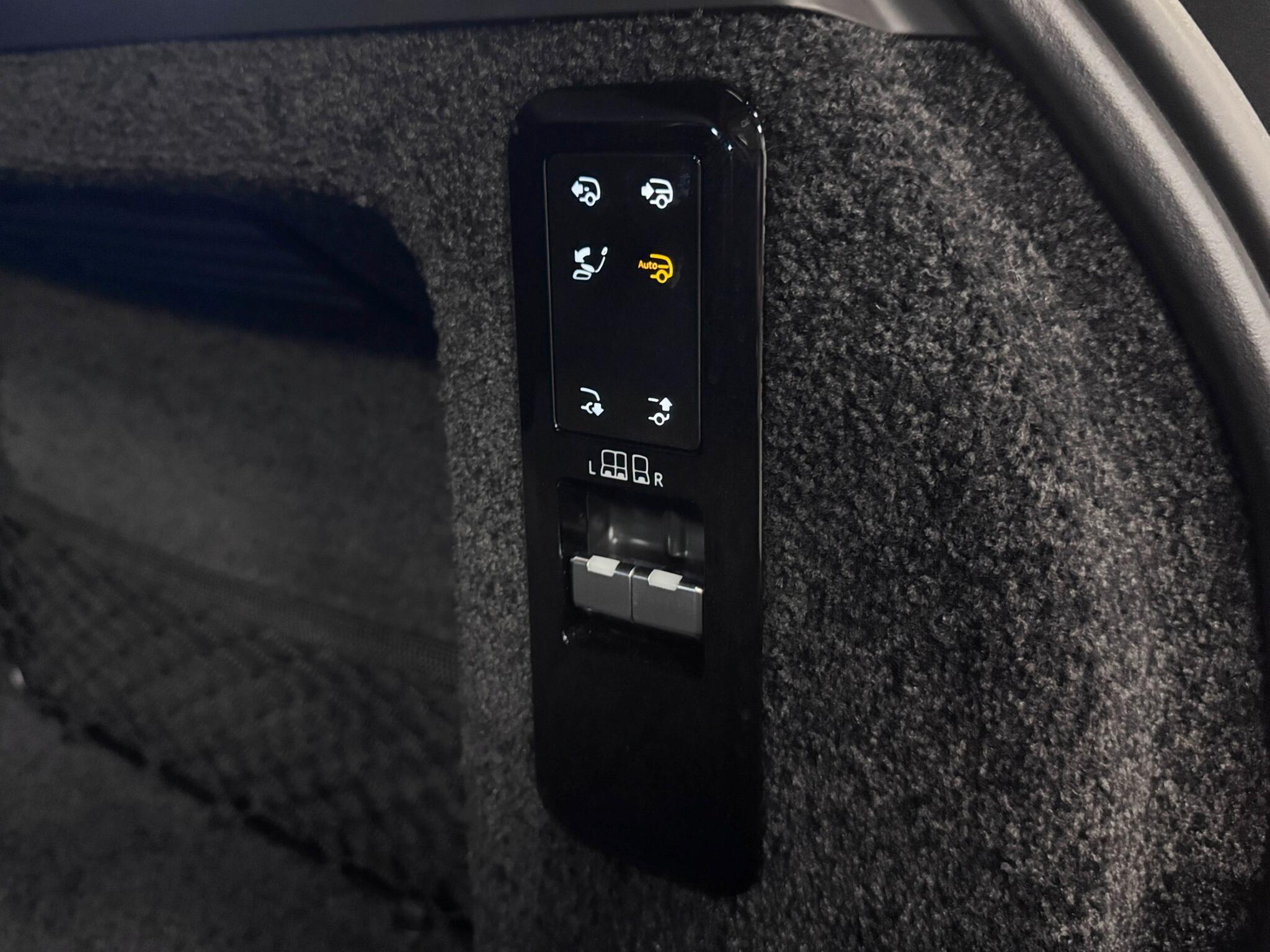 Land Rover Range Rover view 9