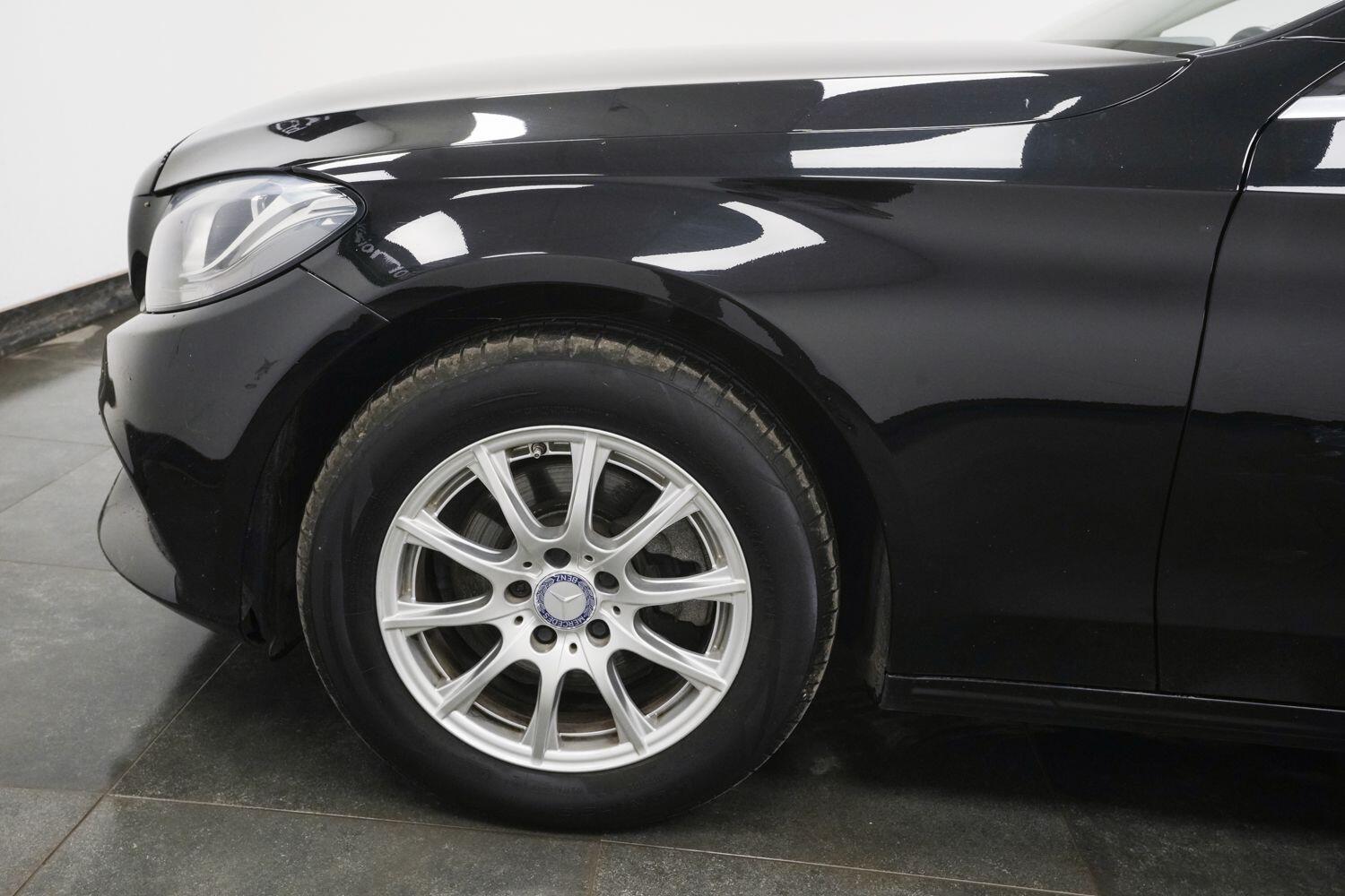Mercedes-Benz C-Class view 5