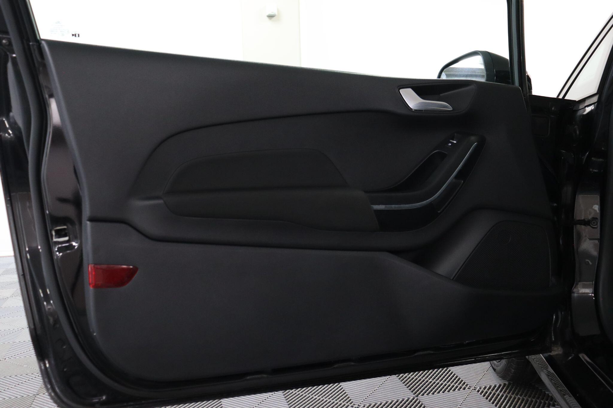 Ford Fiesta view 43