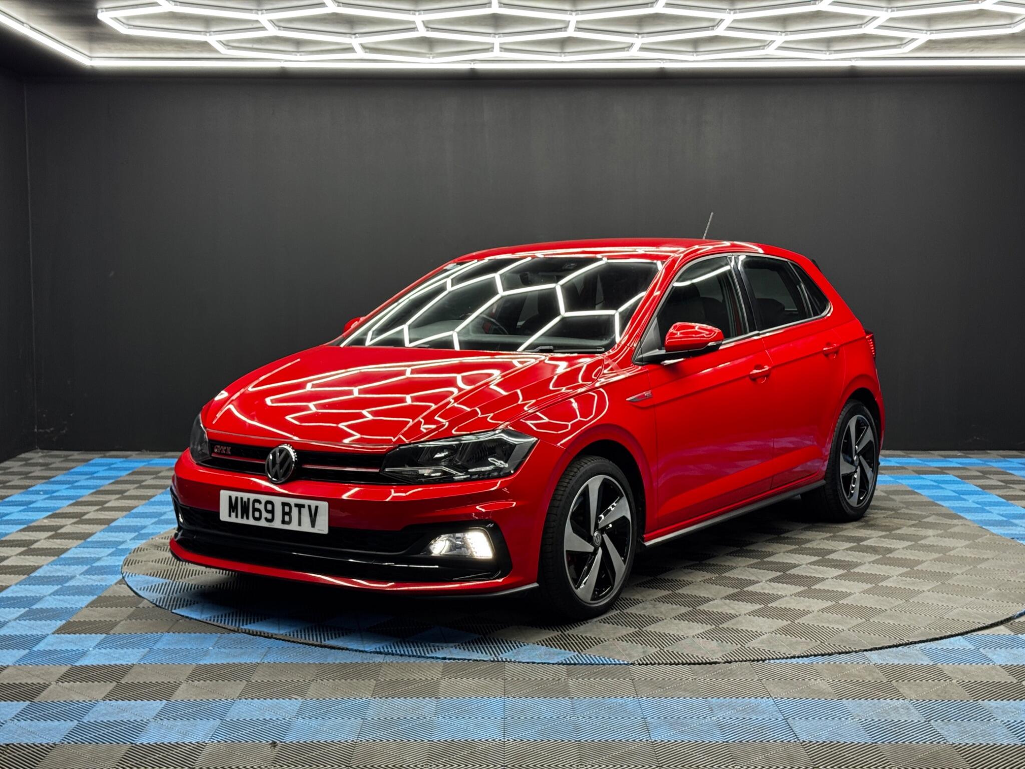 Volkswagen Polo view 3