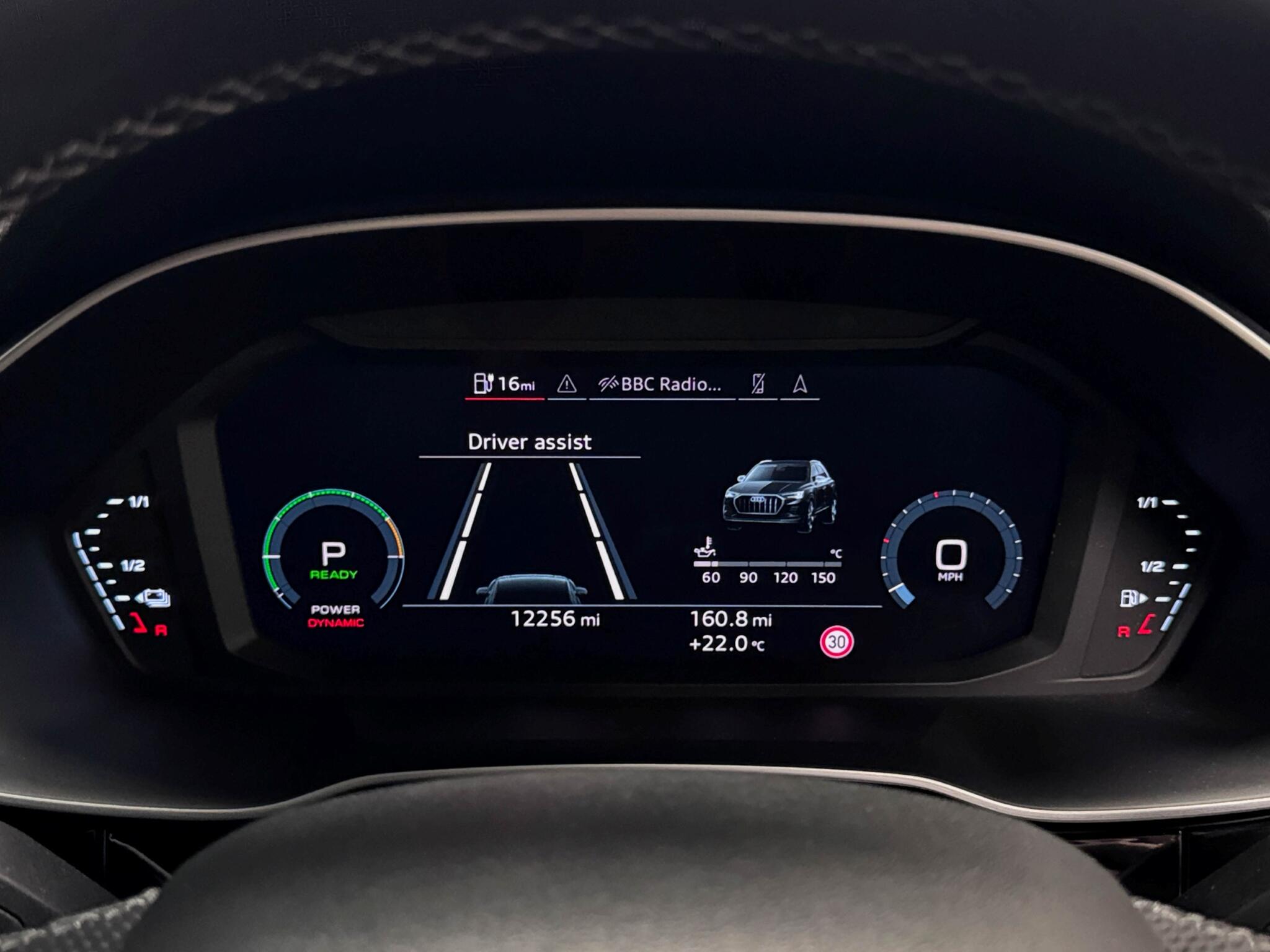Audi Q3 view 11