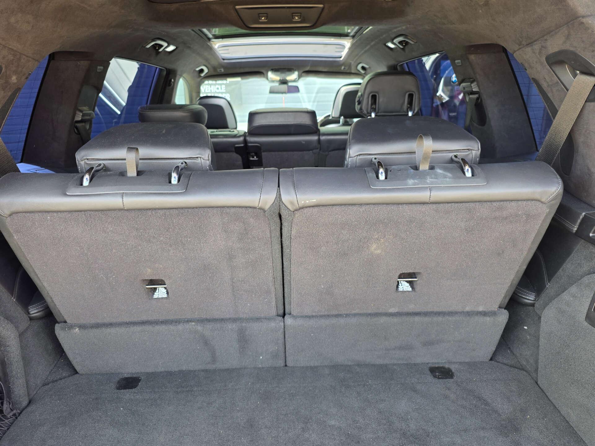 BMW X7 view 32